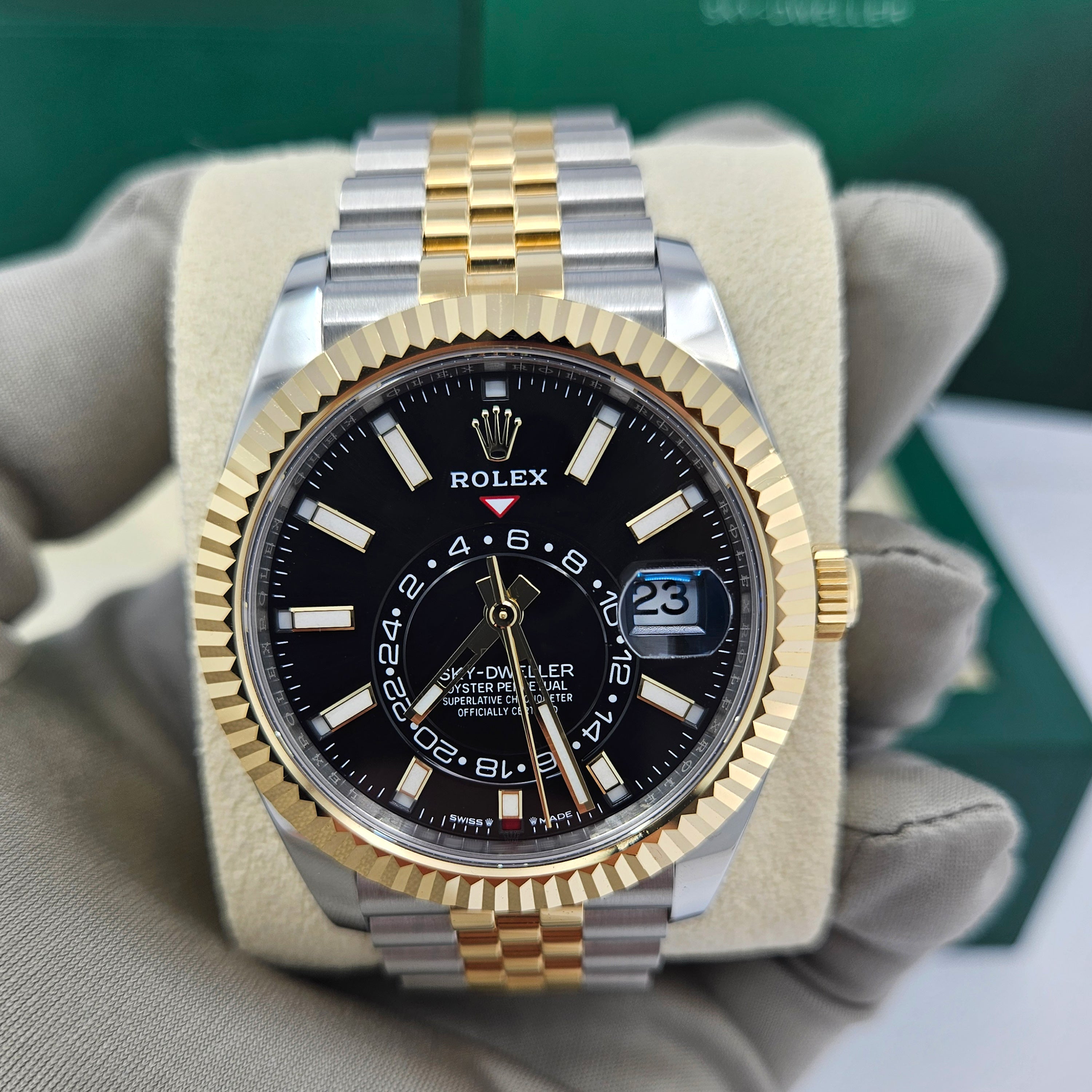 Rolex Sky-Dweller, 42mm, Oystersteel and 18k Yellow Gold, Black, Jubilee, Ref# 336933-0004 - Image 9