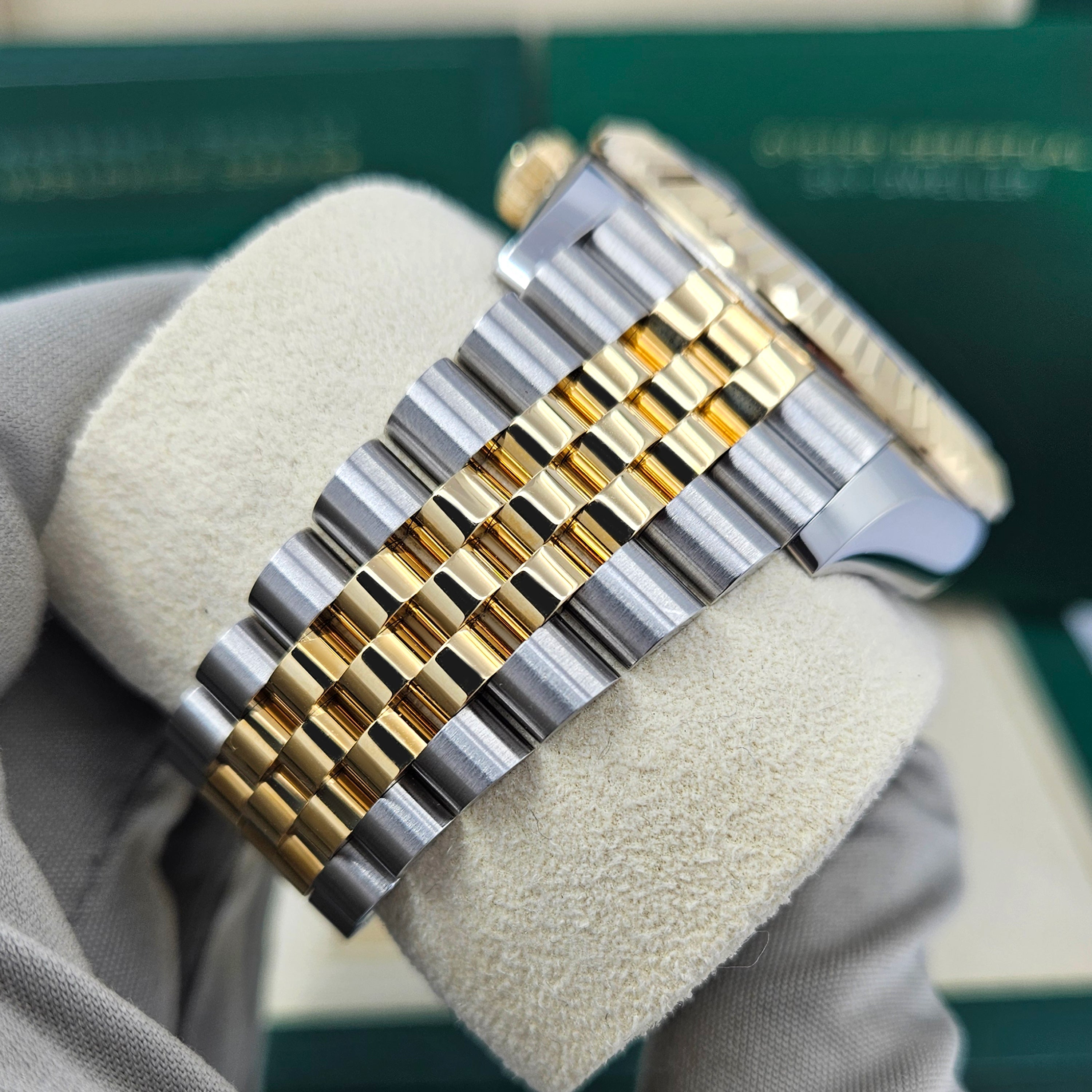 Rolex Sky-Dweller, 42mm, Oystersteel and 18k Yellow Gold, Black, Jubilee, Ref# 336933-0004 - Image 11