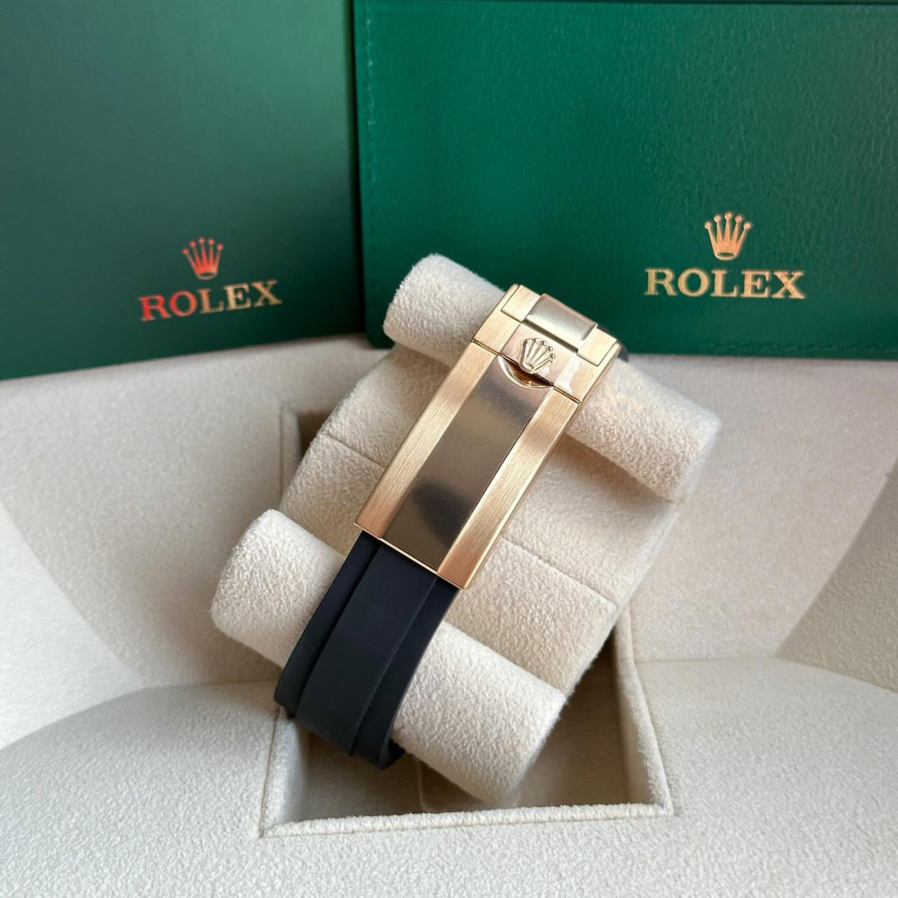 Rolex Cosmograph Daytona 40mm, 18k Yellow Gold, Ref# 126518ln-0008 - Image 6