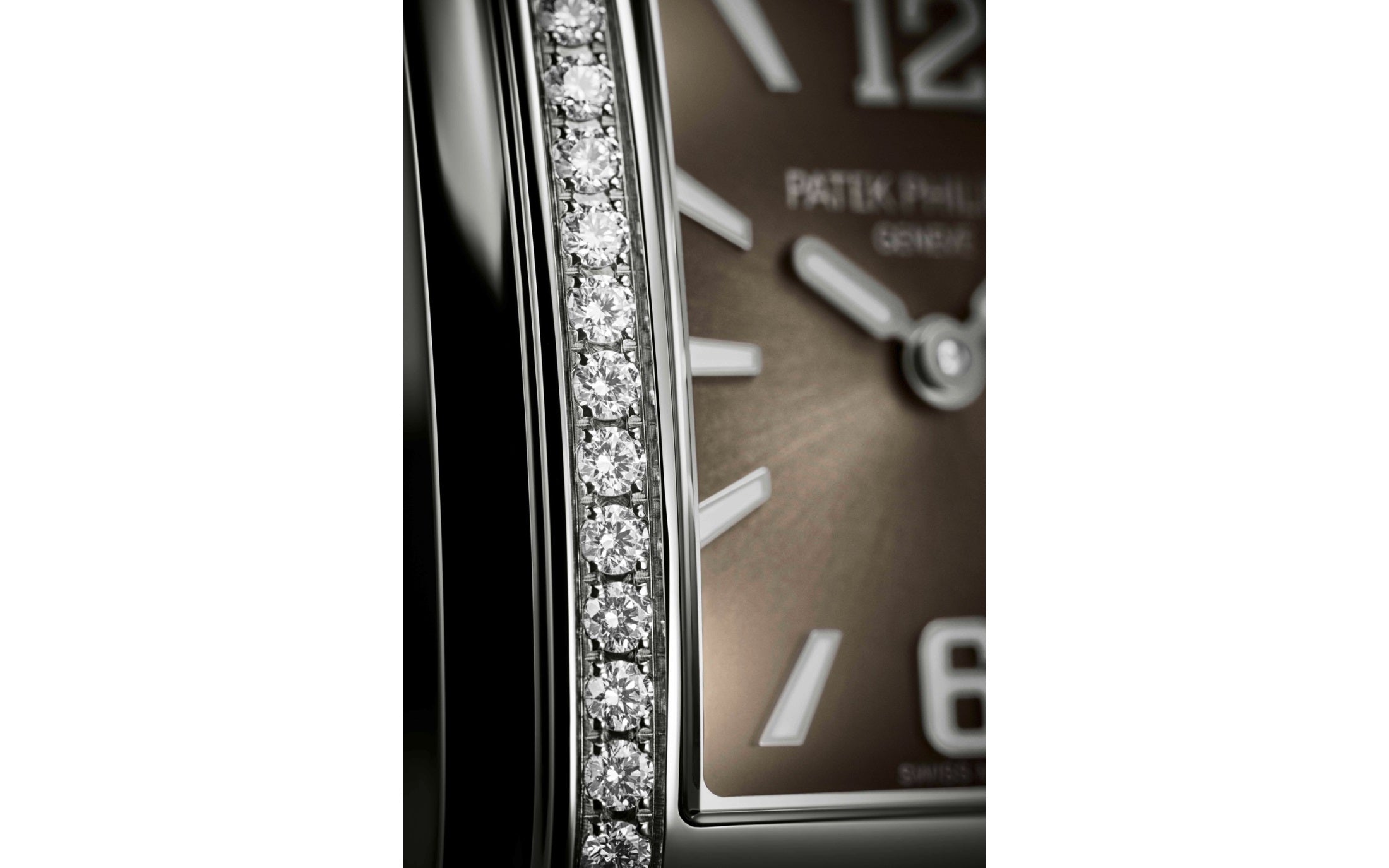 Patek Philippe Twenty~4 Quartz Ladies Watch, Stainless Steel with 36 Diamond (~0.42 ct), 25.1 x 30 mm, Ref# 4910/1200A-010 - Image 5