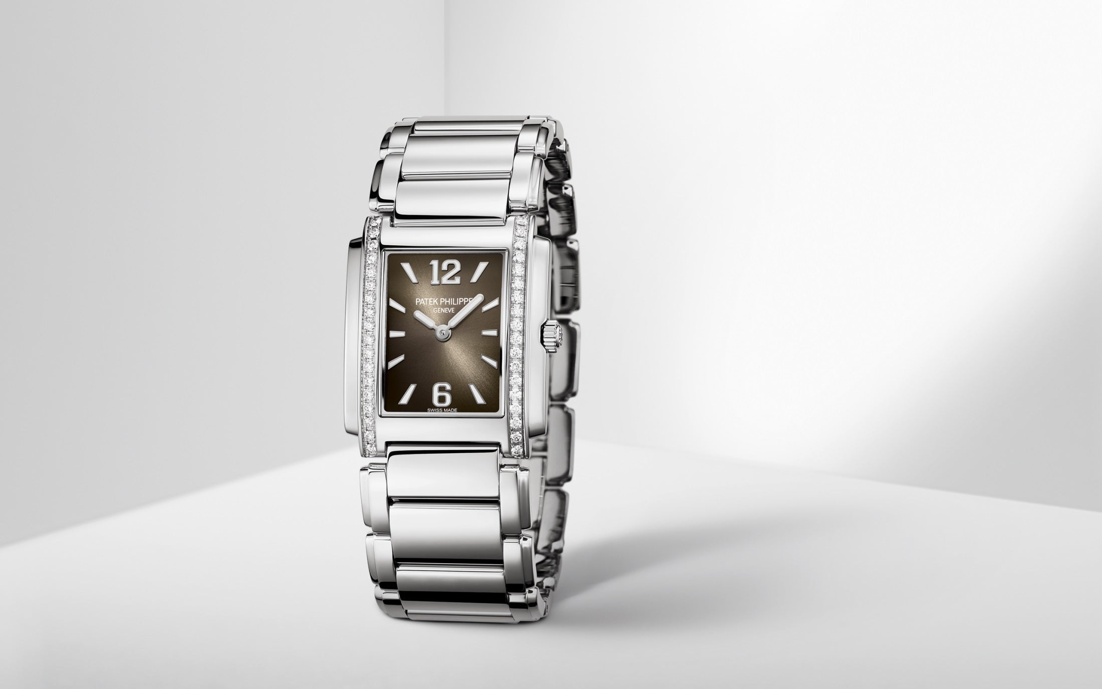 Patek Philippe Twenty~4 Quartz Ladies Watch, Stainless Steel with 36 Diamond (~0.42 ct), 25.1 x 30 mm, Ref# 4910/1200A-010 - Image 10