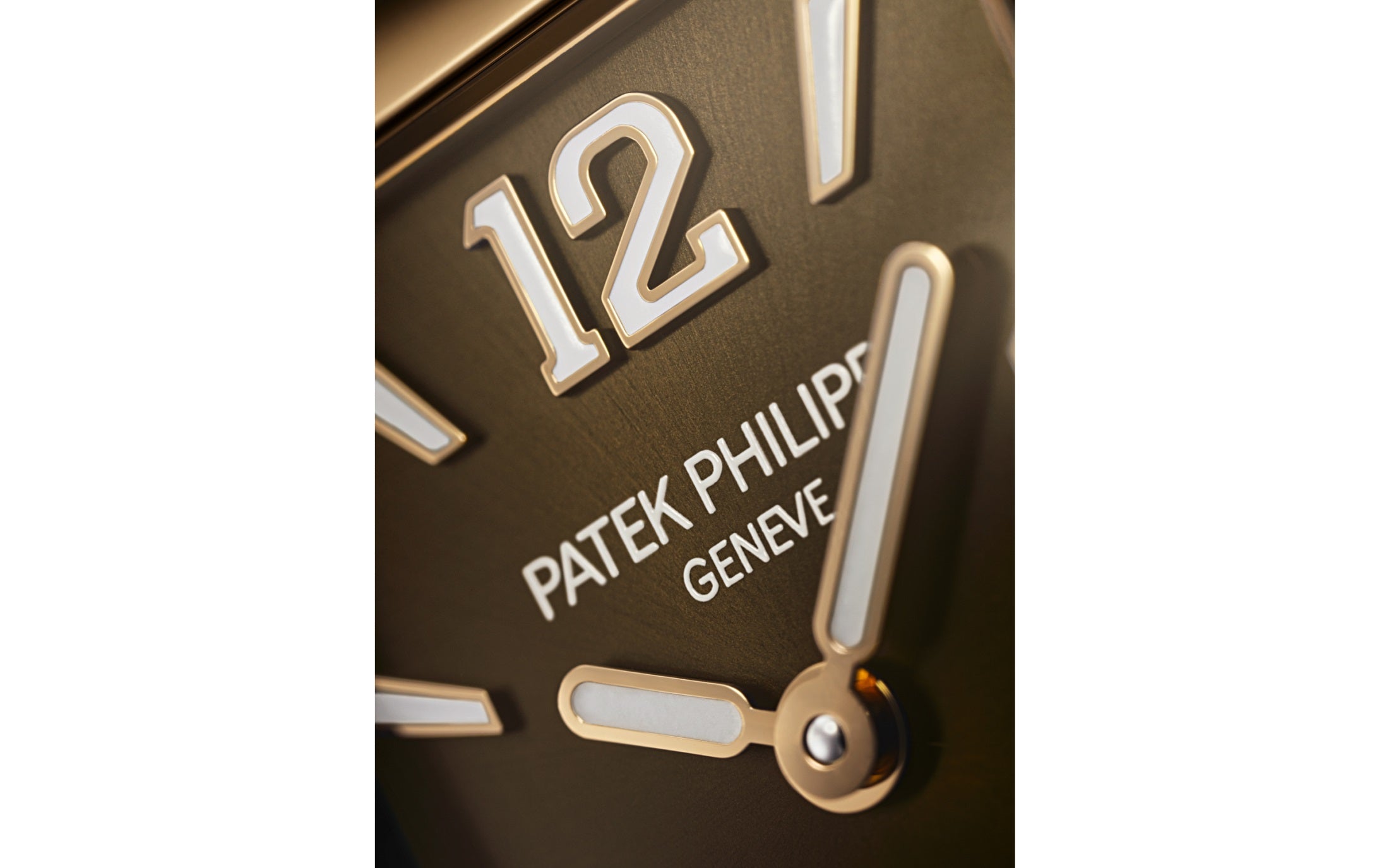 Patek Philippe Twenty~4 Quartz Ladies Watch, 18k Rose Gold with 34 Diamond (~0.57 ct), 25.1 x 30 mm, Ref# 4910/1201R-001 - Image 6
