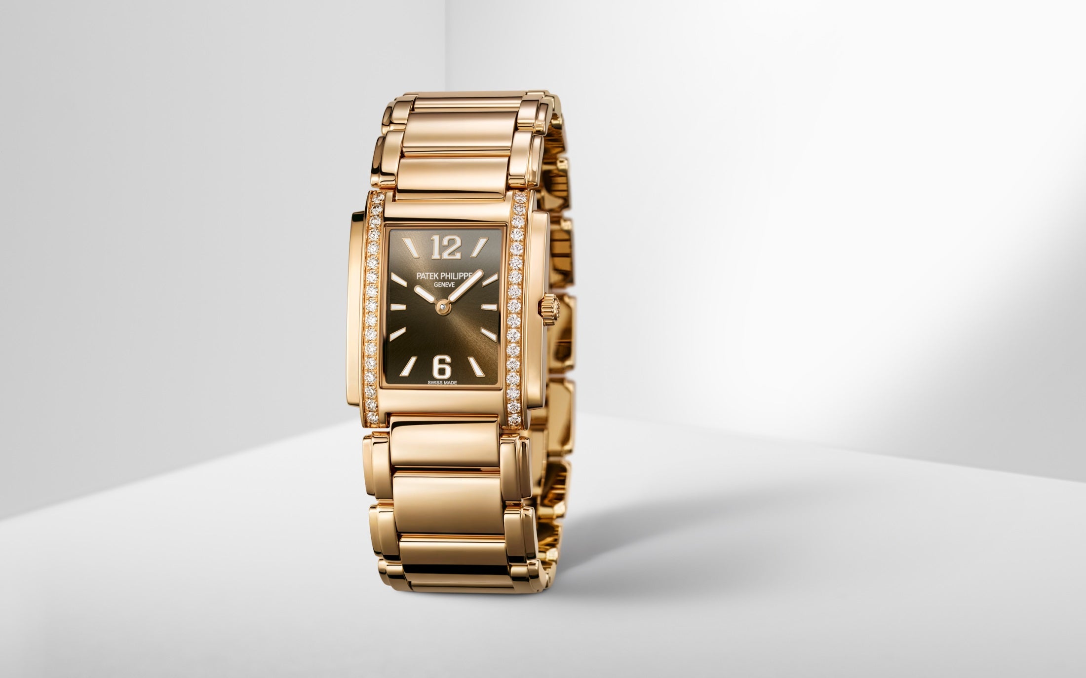 Patek Philippe Twenty~4 Quartz Ladies Watch, 18k Rose Gold with 34 Diamond (~0.57 ct), 25.1 x 30 mm, Ref# 4910/1201R-001 - Image 11