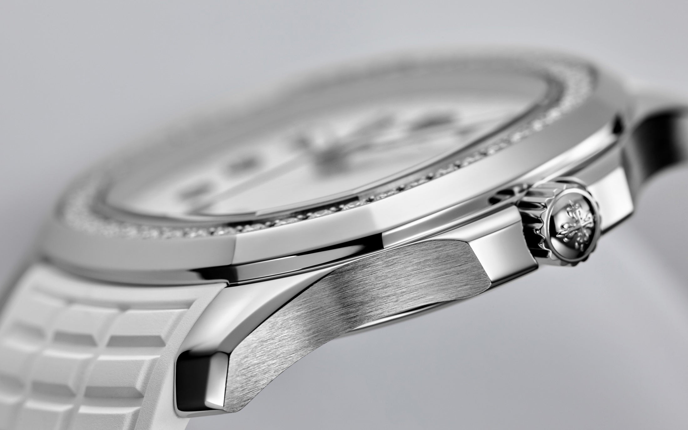 Patek Philippe Aquanaut Luce, Stainless Steel, 38,8mm, Ref# 5267/200A-010 - Image 8