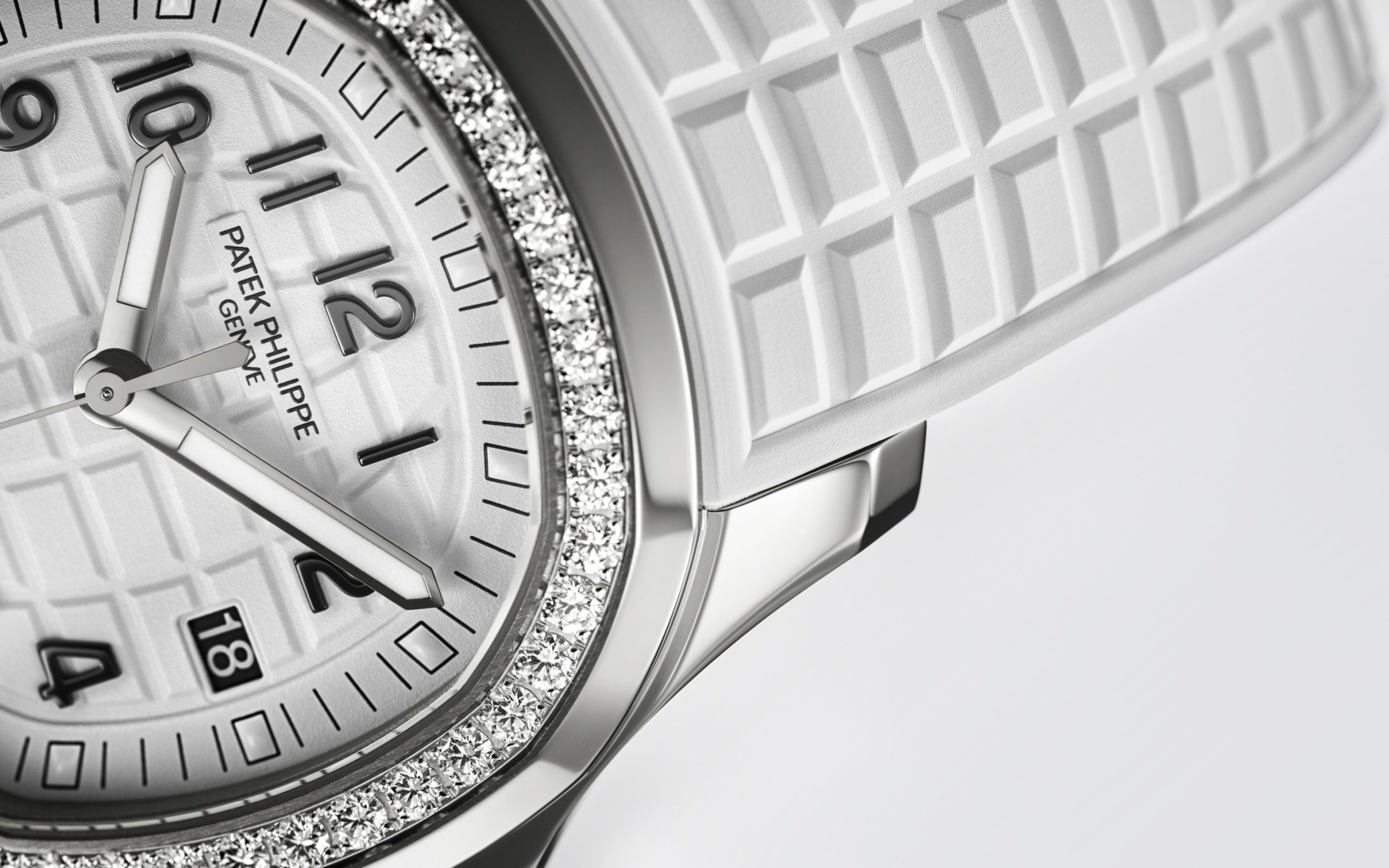 Patek Philippe Aquanaut Luce, Stainless Steel, 38,8mm, Ref# 5267/200A-010 - Image 7