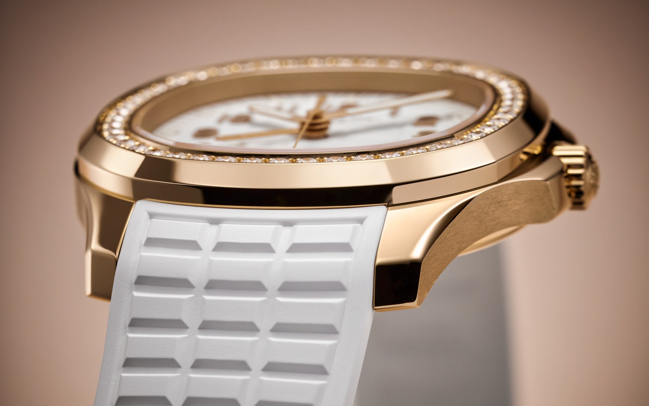 Patek Philippe Aquanaut Luce Travel Time, 18k Rose Gold, 38,8mm, Ref# 5269/200R-001 - Image 8