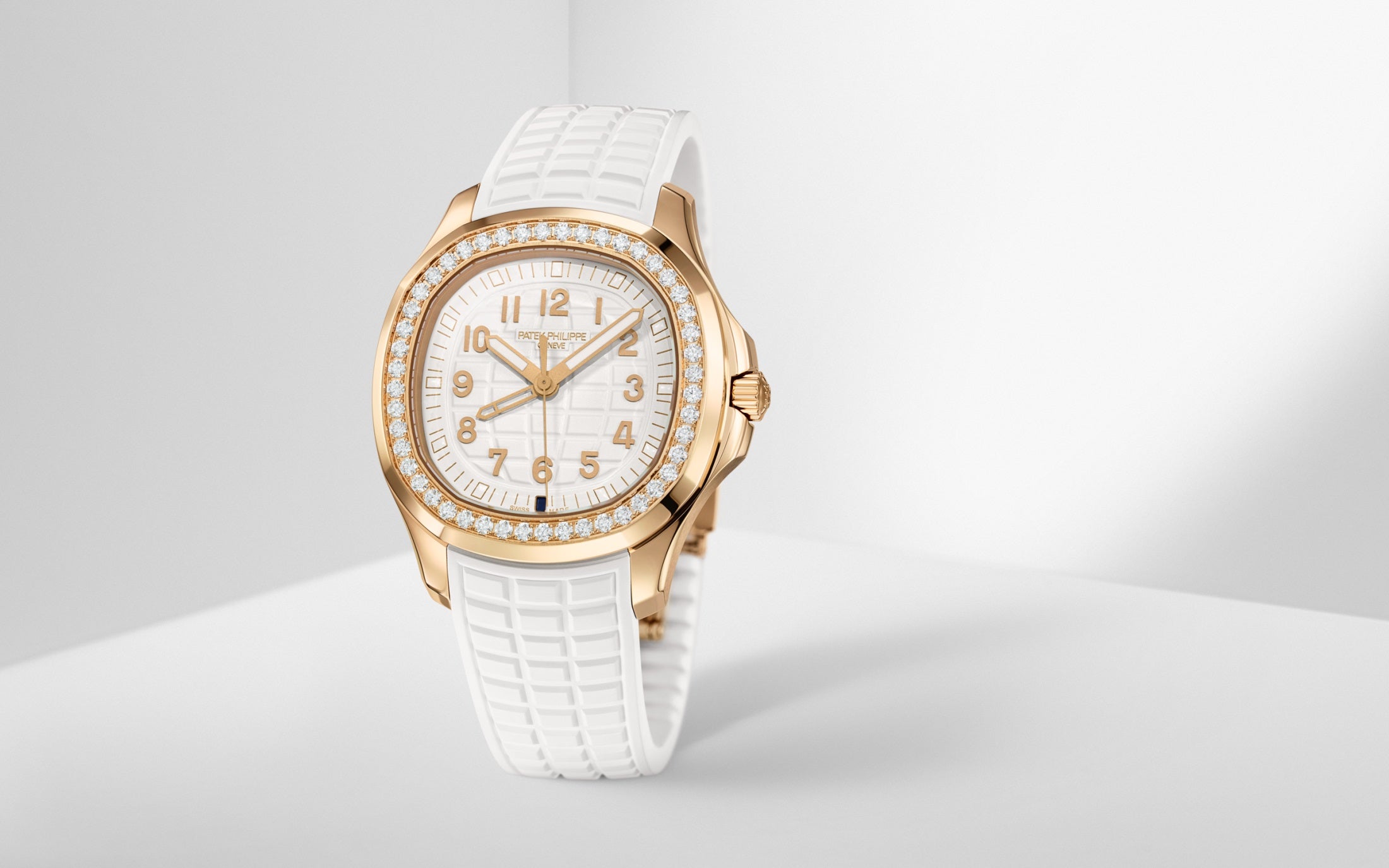 Patek Philippe Aquanaut Luce Travel Time, 18k Rose Gold, 38,8mm, Ref# 5269/200R-001 - Image 12