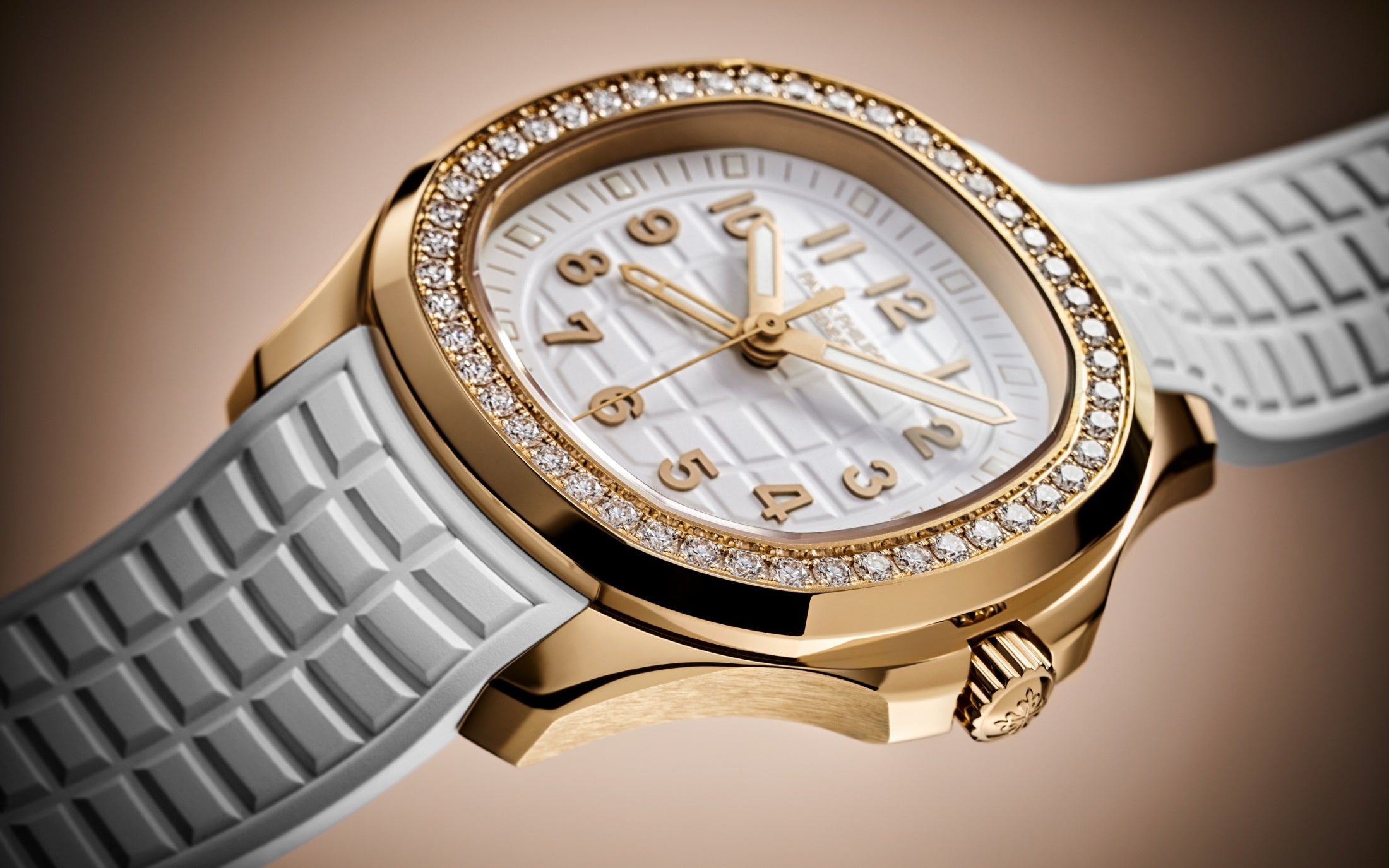 Patek Philippe Aquanaut Luce Travel Time, 18k Rose Gold, 38,8mm, Ref# 5269/200R-001 - Image 6