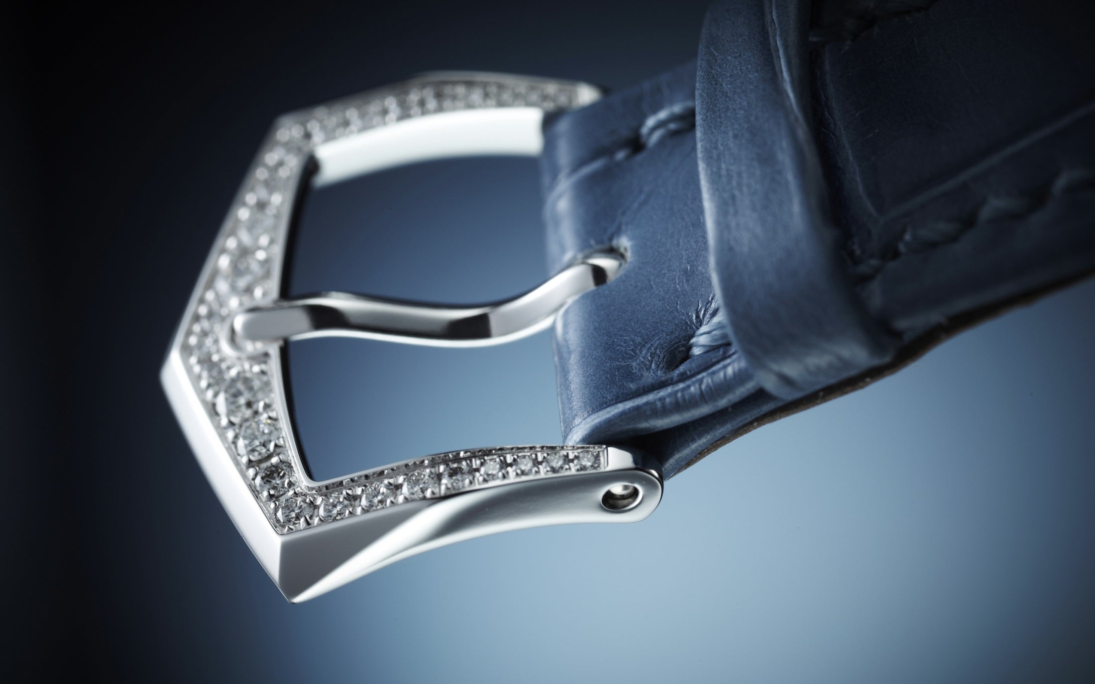 Patek Philippe Women’s Complication World-Time, 18k White Gold set with 89 diamonds (~1.03 ct.), 36mm, Ref# 7130G-016 - Image 10