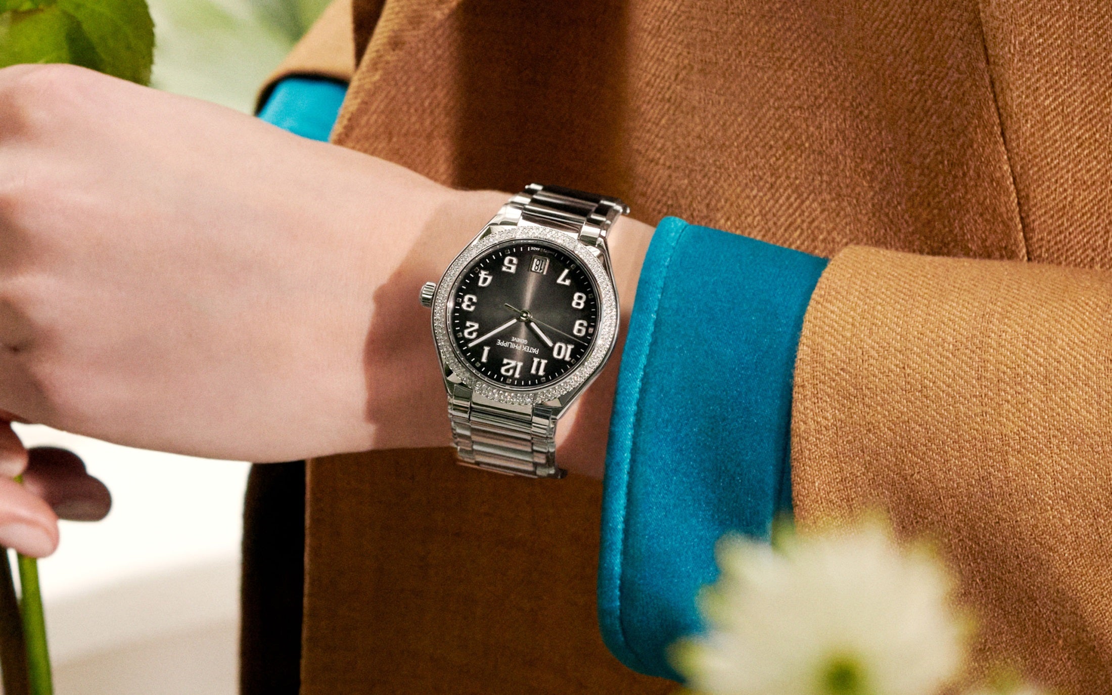 Patek Philippe Twenty~4 Automatic, Stainless Steel with 160 diamonds ~0,77ct, 36mm, Ref# 7300/1200A-010 - Image 10