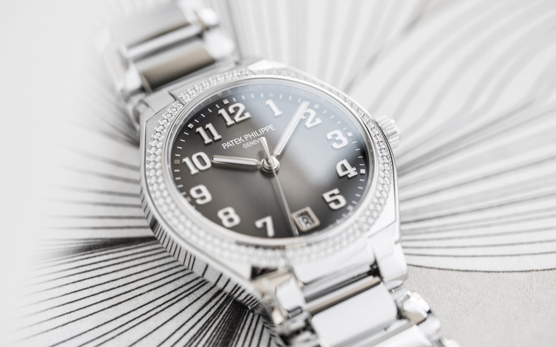 Patek Philippe Twenty~4 Automatic, Stainless Steel with 160 diamonds ~0,77ct, 36mm, Ref# 7300/1200A-010 - Image 3