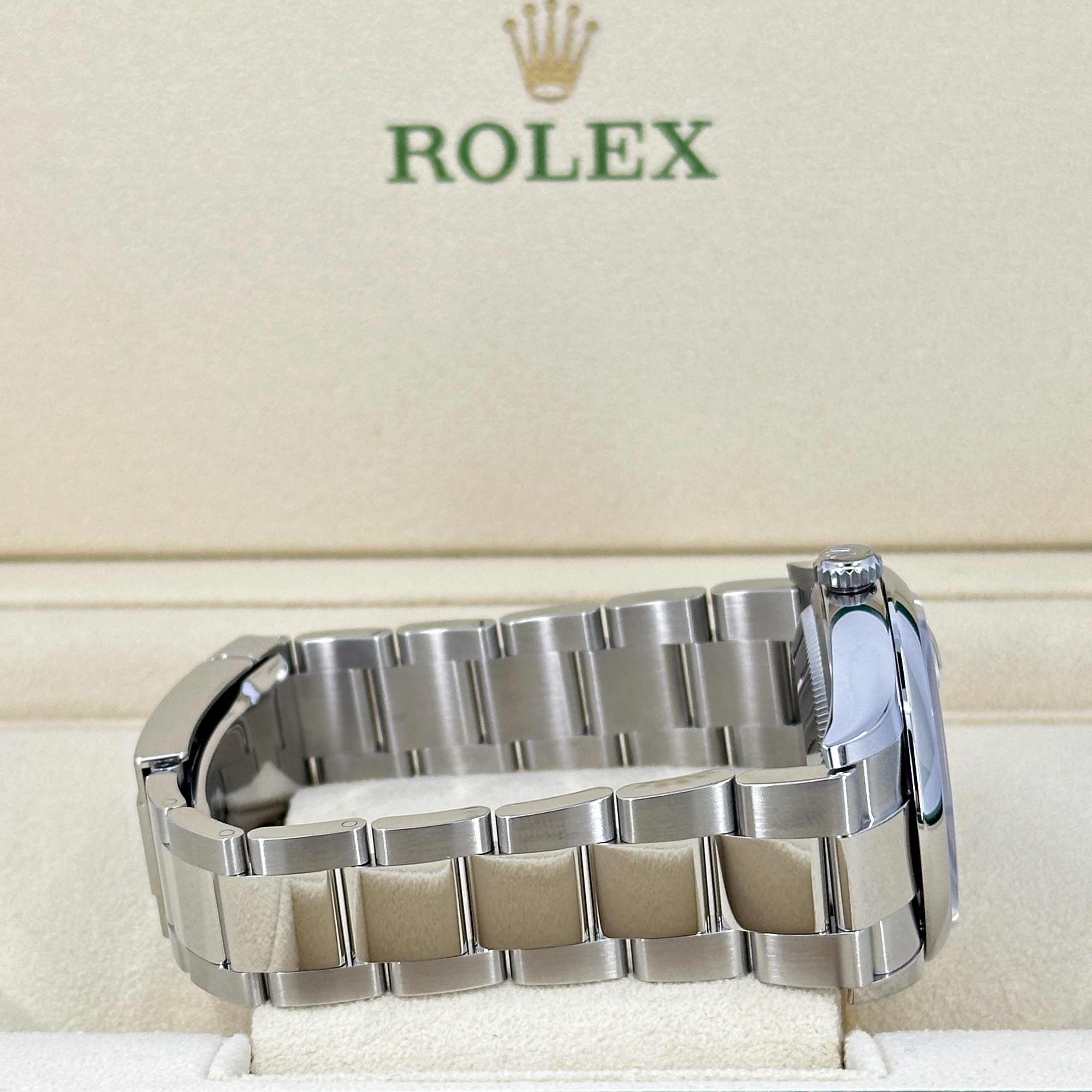 Rolex Datejust 36mm, Oystersteel, Ref# 126200-0024 - Image 12