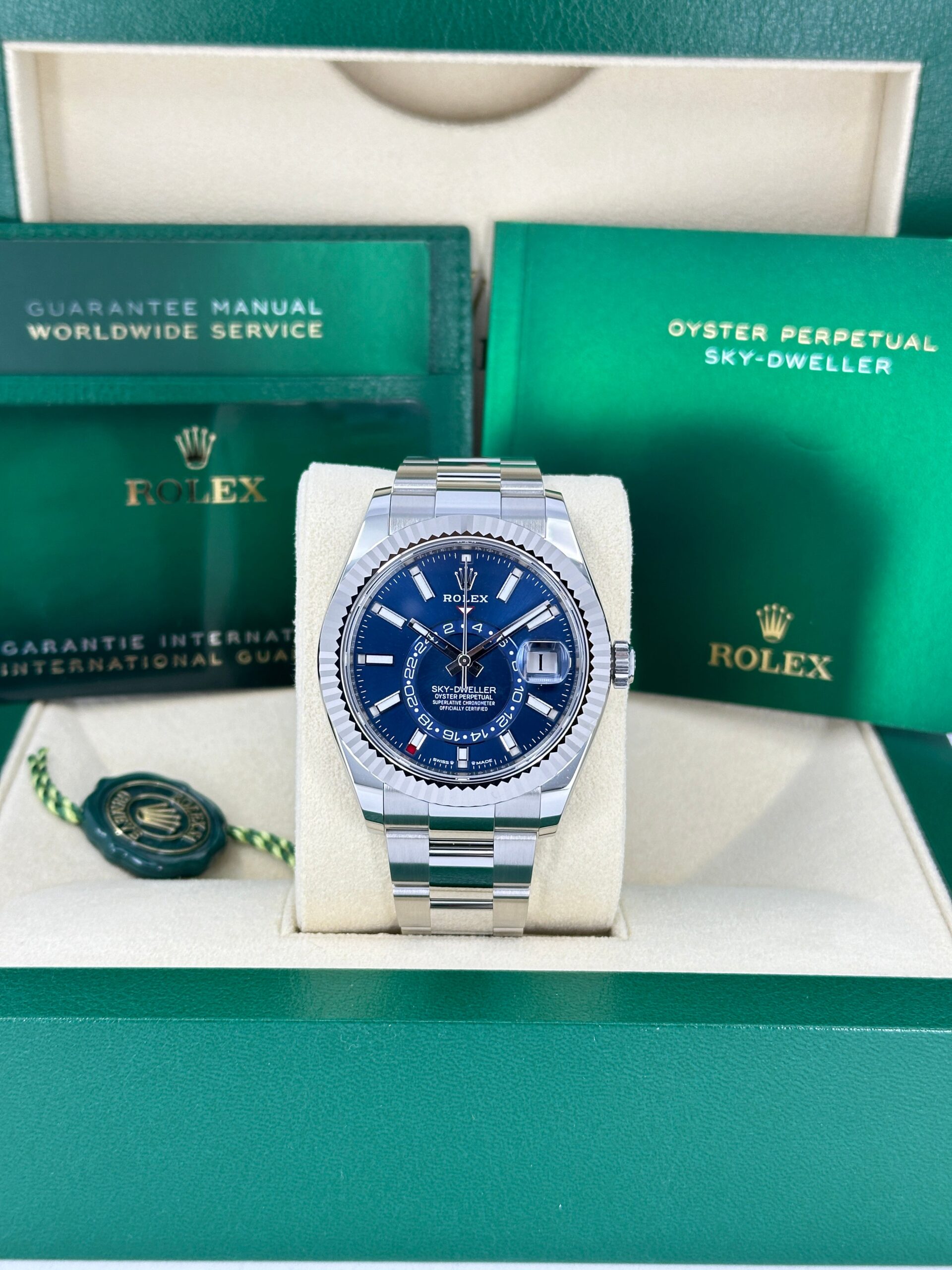 Rolex Sky-Dweller, 42mm, Oystersteel and 18k White Gold, Blue, Oyster, Ref# 336934-0005 - Image 4