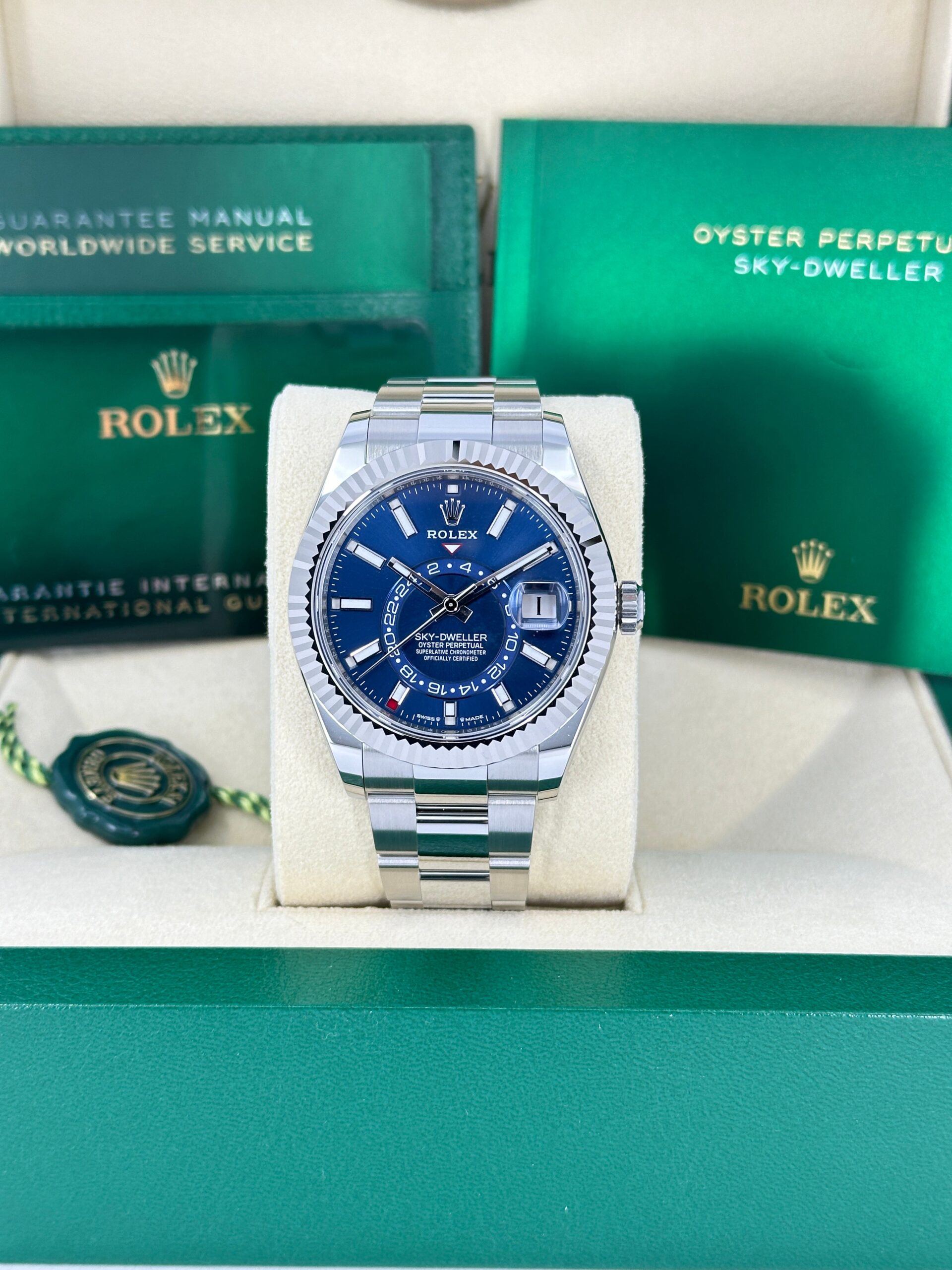 Rolex Sky-Dweller, 42mm, Oystersteel and 18k White Gold, Blue, Oyster, Ref# 336934-0005 - Image 5