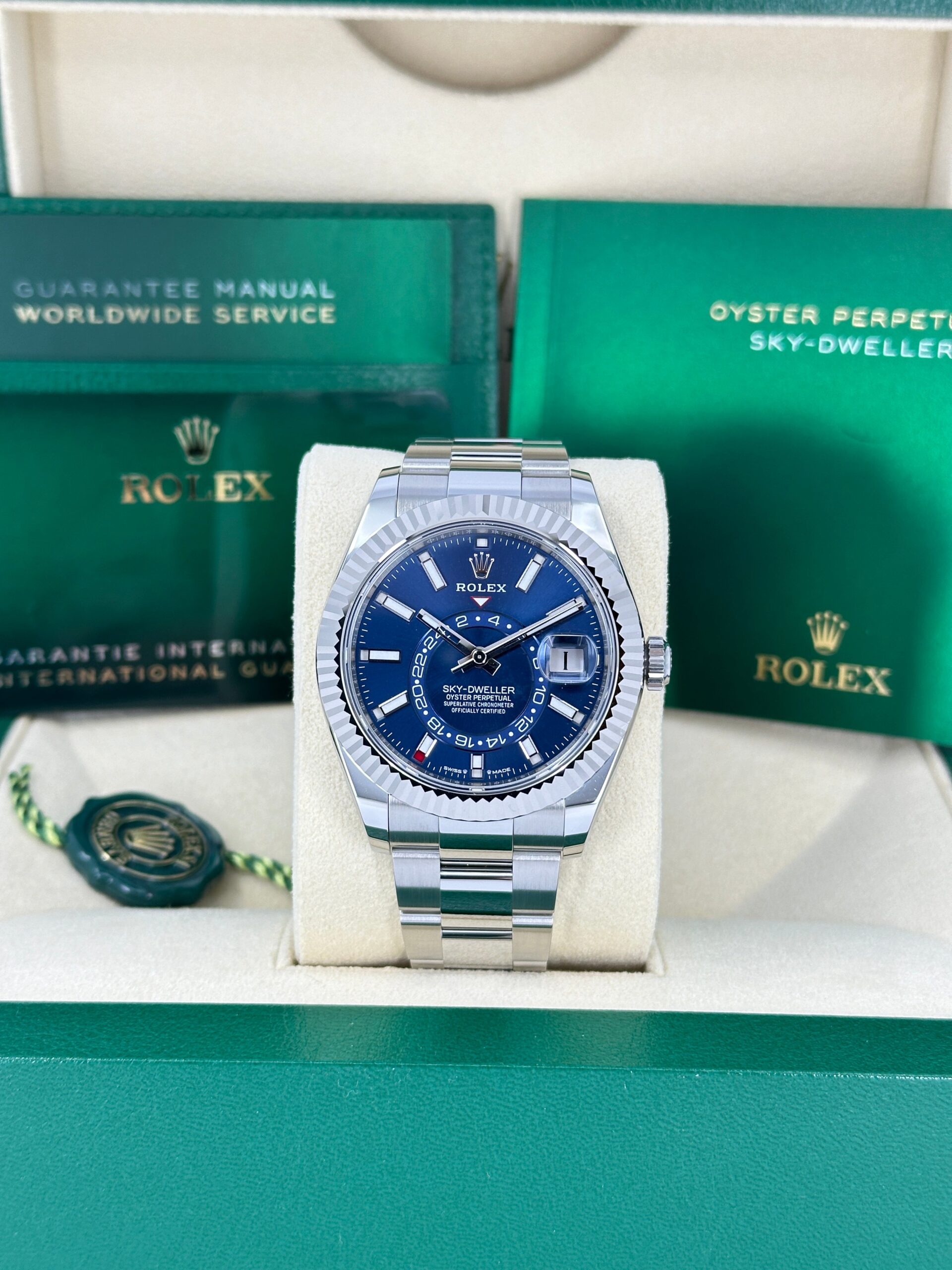 Rolex Sky-Dweller, 42mm, Oystersteel and 18k White Gold, Blue, Oyster, Ref# 336934-0005 - Image 7