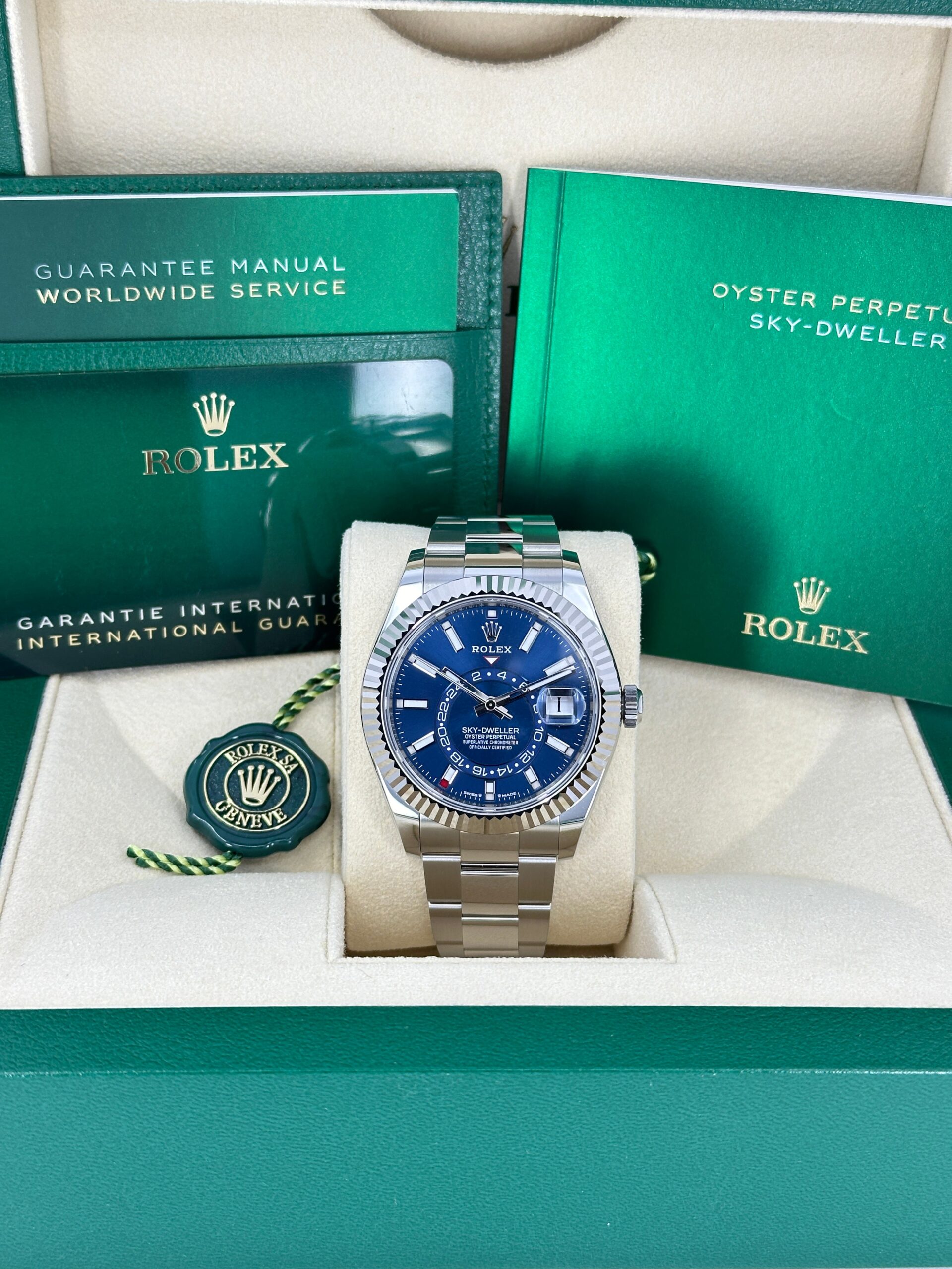 Rolex Sky-Dweller, 42mm, Oystersteel and 18k White Gold, Blue, Oyster, Ref# 336934-0005 - Image 9
