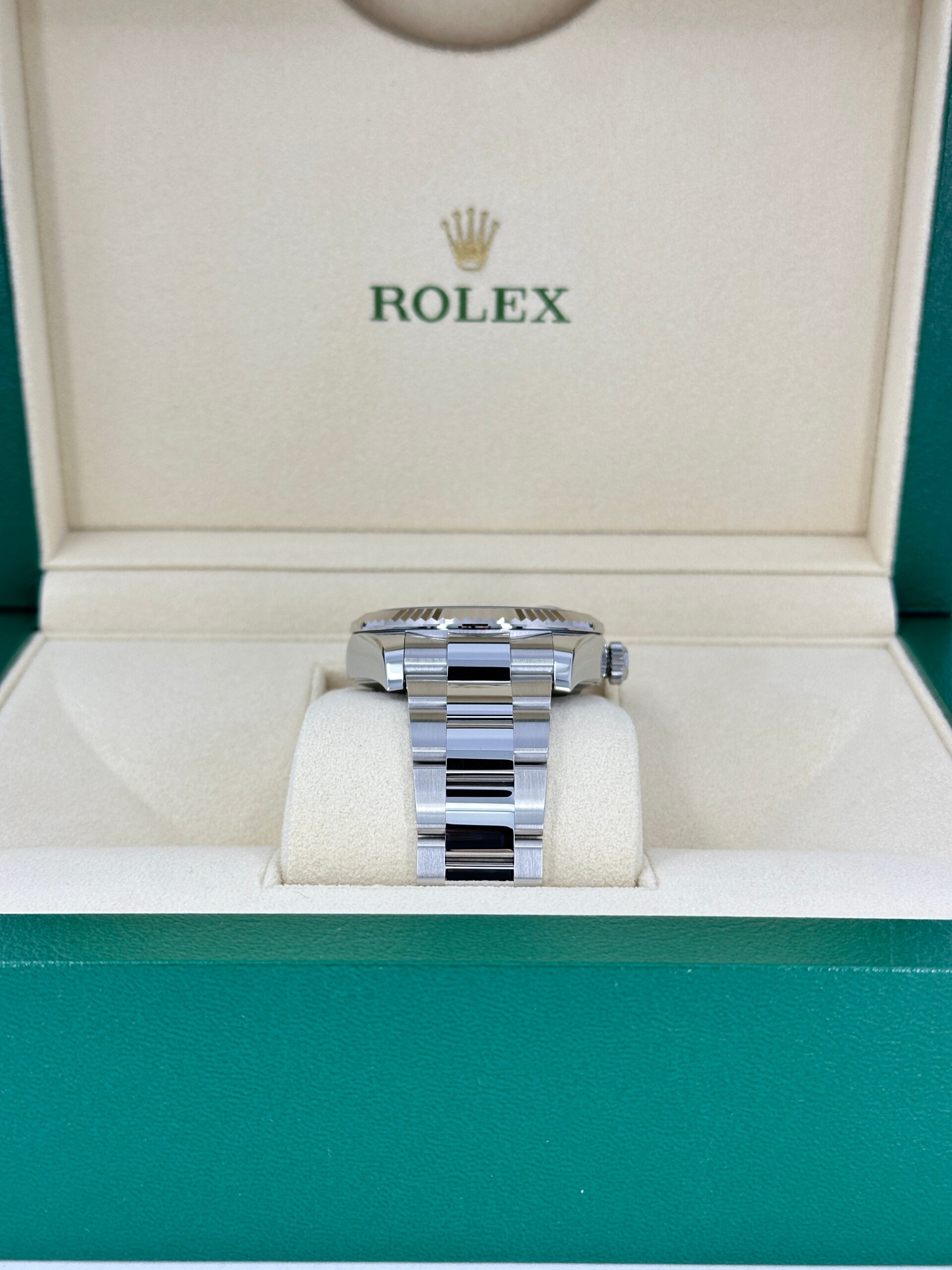 Rolex Sky-Dweller, 42mm, Oystersteel and 18k White Gold, Blue, Oyster, Ref# 336934-0005 - Image 10