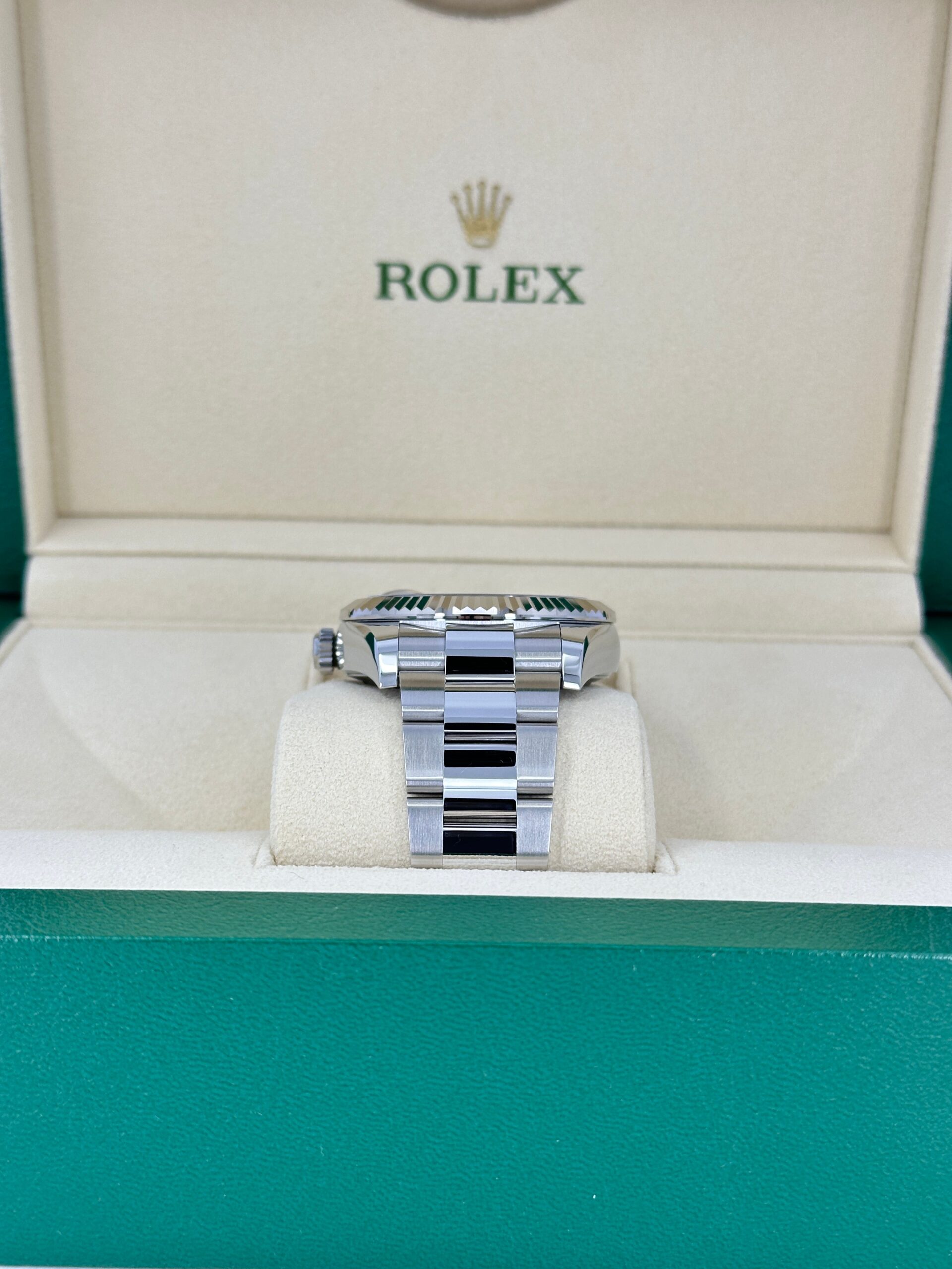 Rolex Sky-Dweller, 42mm, Oystersteel and 18k White Gold, Blue, Oyster, Ref# 336934-0005 - Image 12