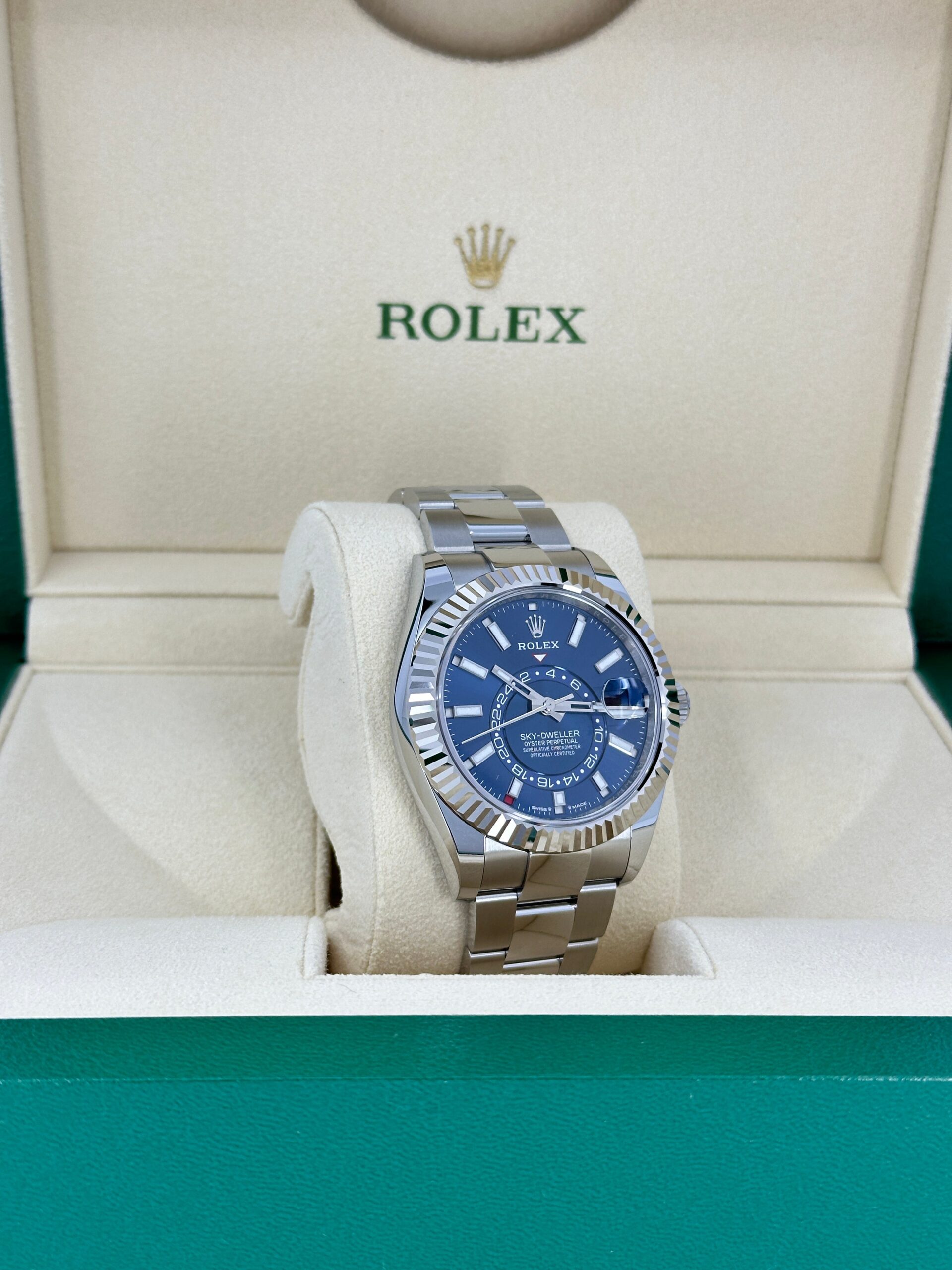 Rolex Sky-Dweller, 42mm, Oystersteel and 18k White Gold, Blue, Oyster, Ref# 336934-0005 - Image 17