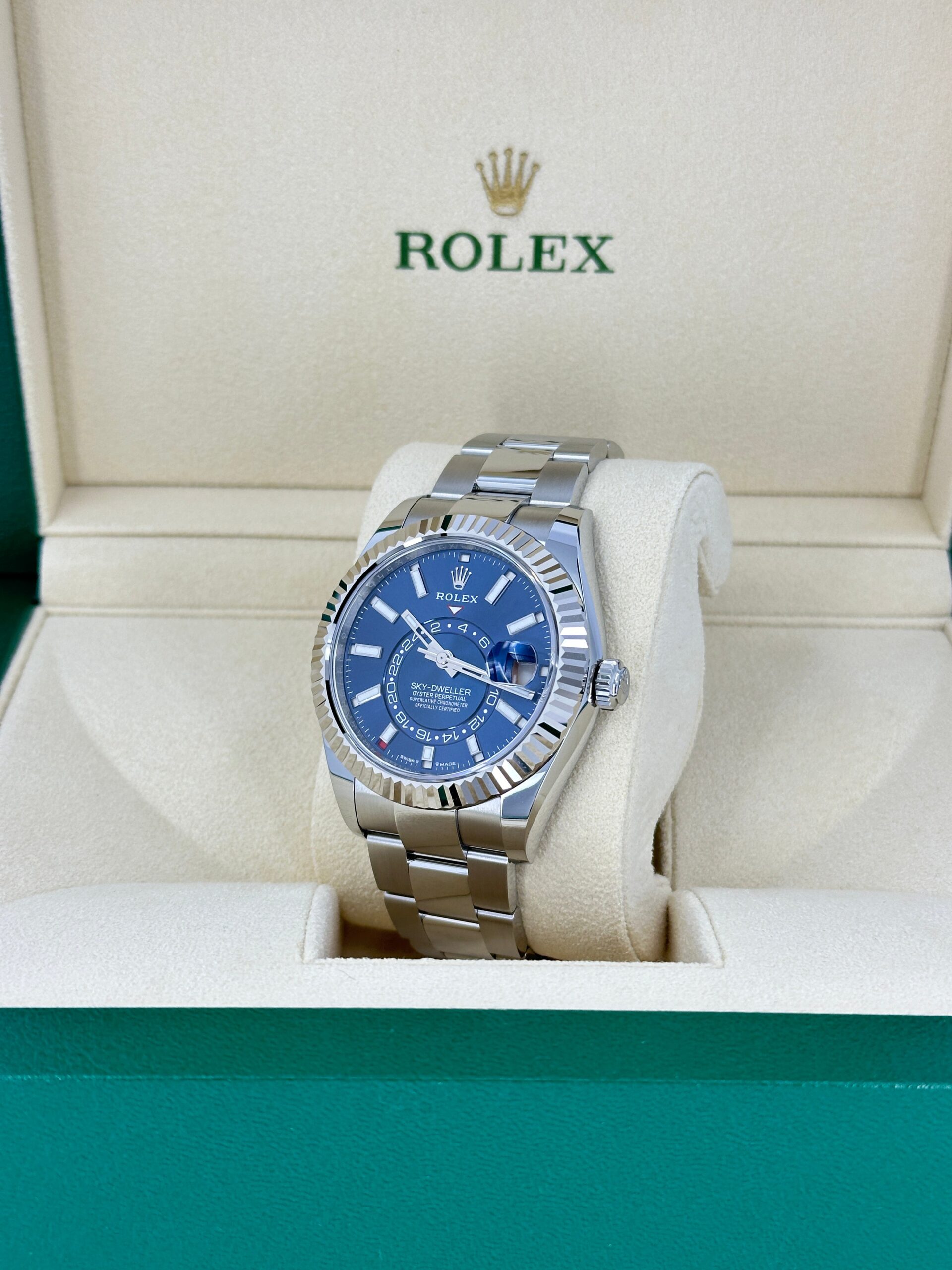 Rolex Sky-Dweller, 42mm, Oystersteel and 18k White Gold, Blue, Oyster, Ref# 336934-0005 - Image 22