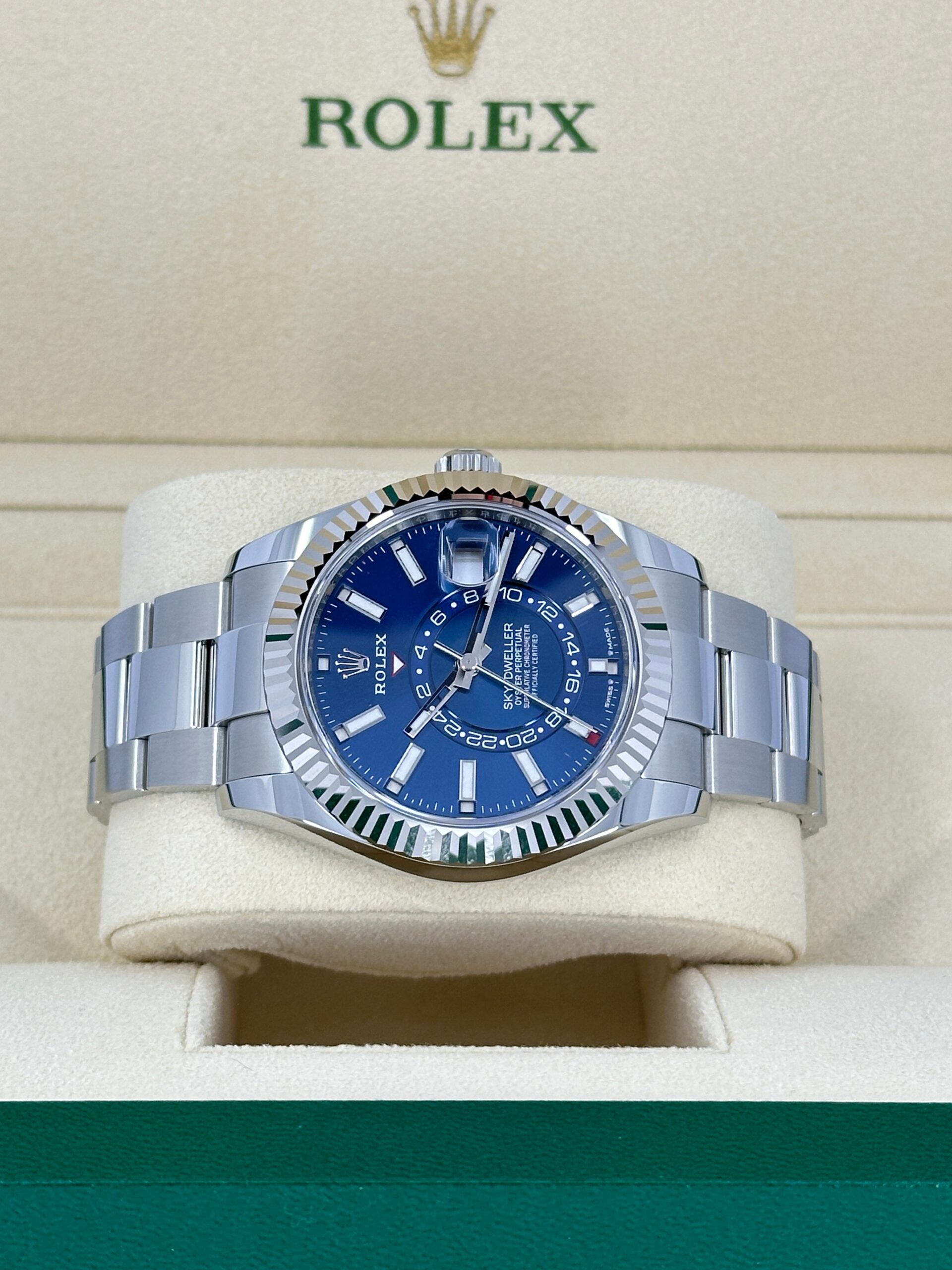 Rolex Sky-Dweller, 42mm, Oystersteel and 18k White Gold, Blue, Oyster, Ref# 336934-0005 - Image 23