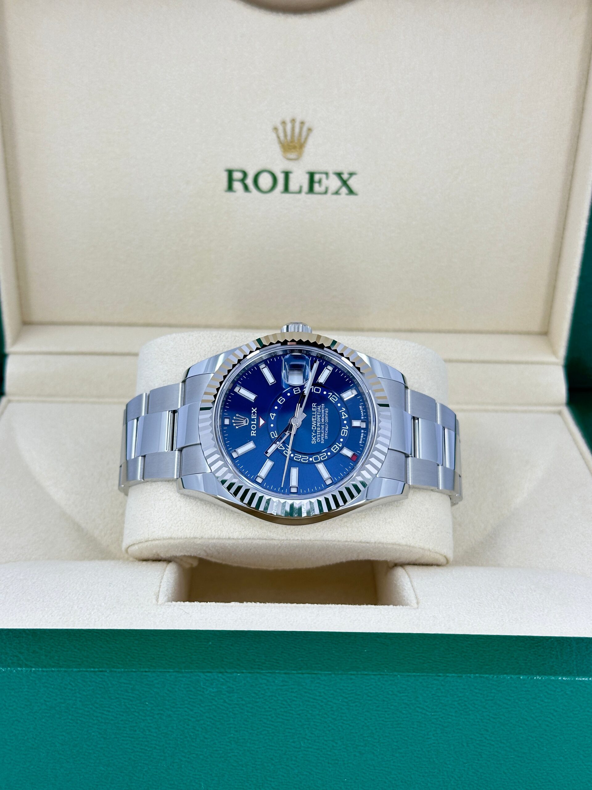 Rolex Sky-Dweller, 42mm, Oystersteel and 18k White Gold, Blue, Oyster, Ref# 336934-0005 - Image 24