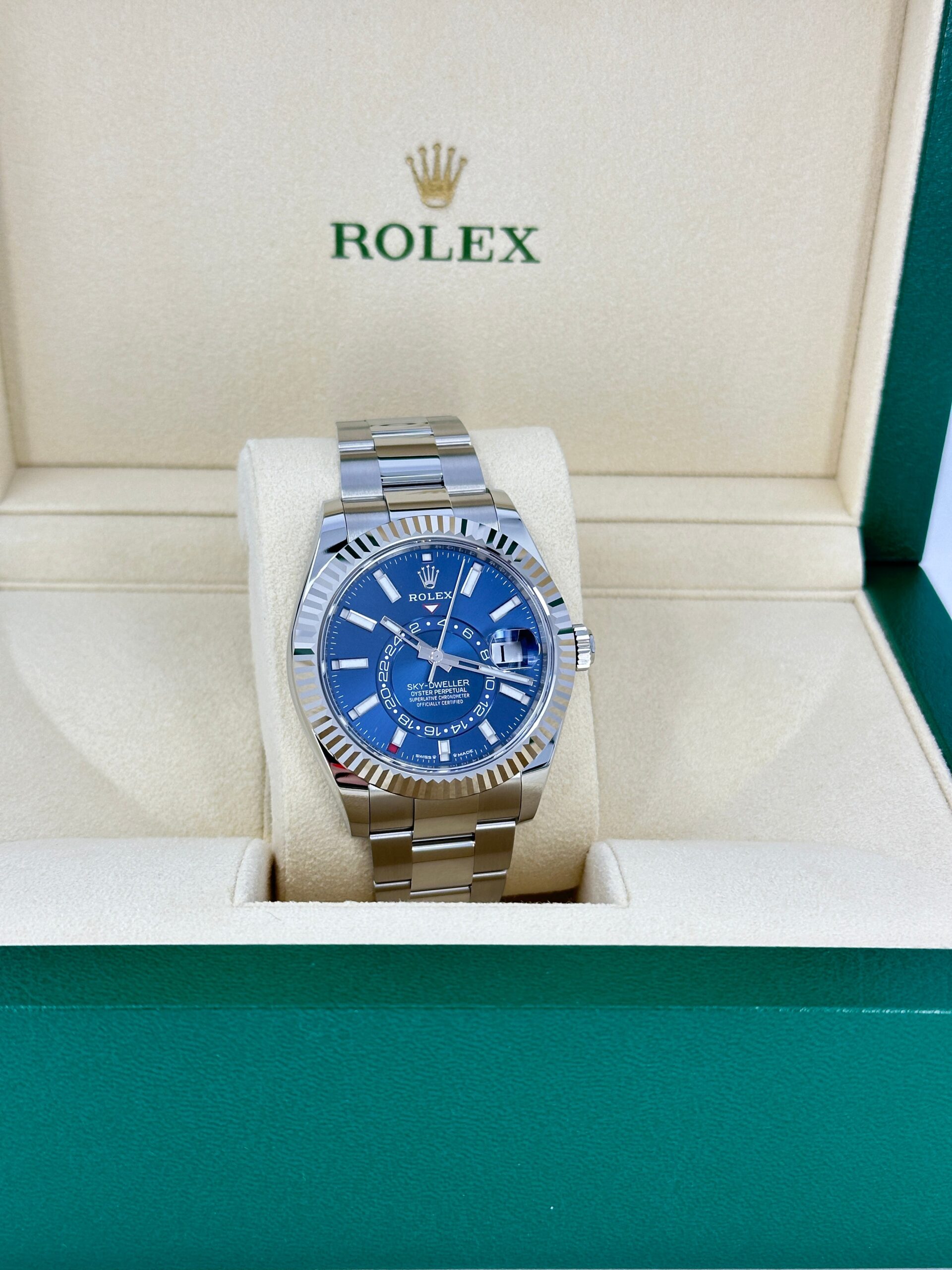 Rolex Sky-Dweller, 42mm, Oystersteel and 18k White Gold, Blue, Oyster, Ref# 336934-0005 - Image 25