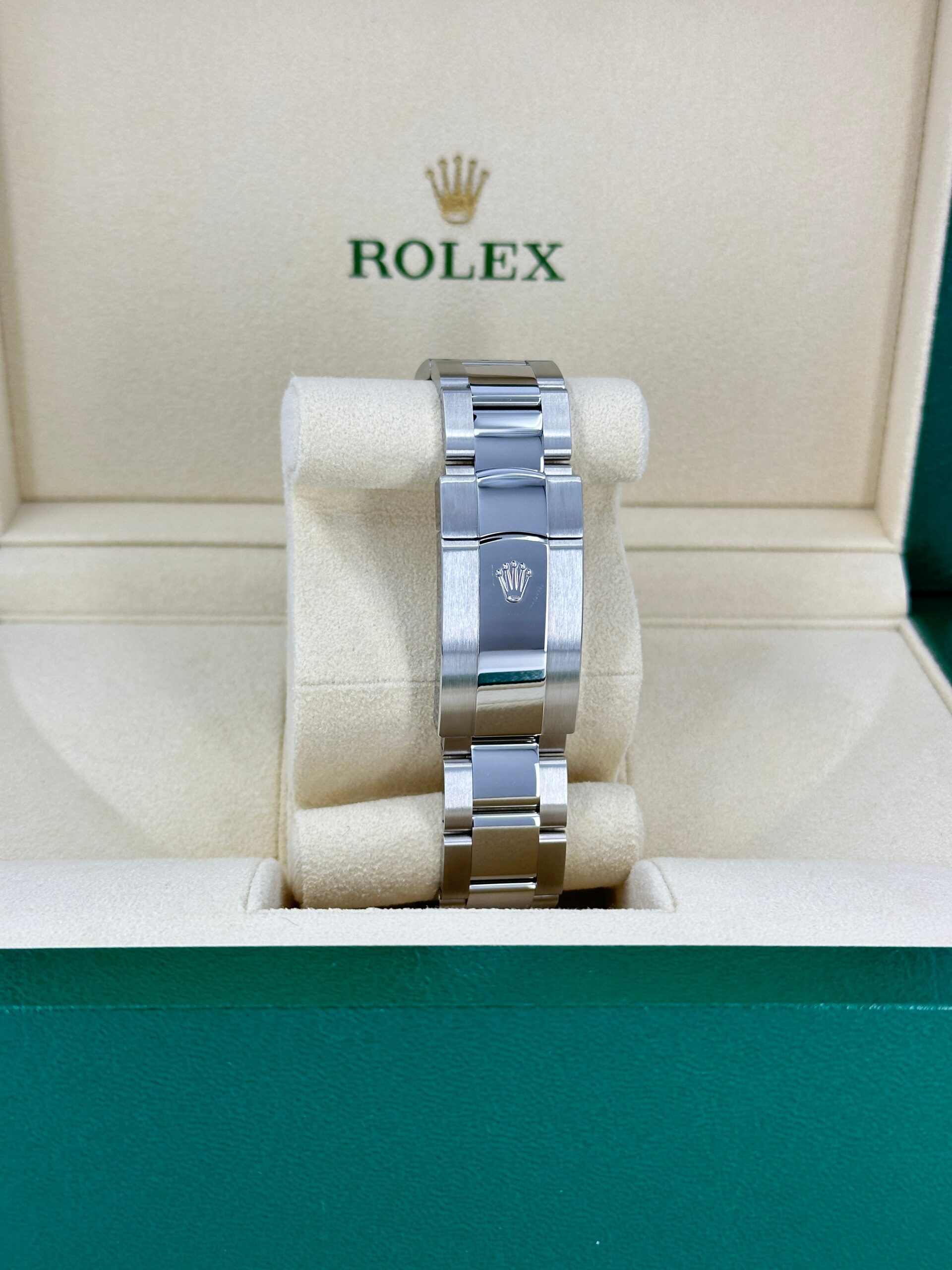 Rolex Sky-Dweller, 42mm, Oystersteel and 18k White Gold, Blue, Oyster, Ref# 336934-0005 - Image 26