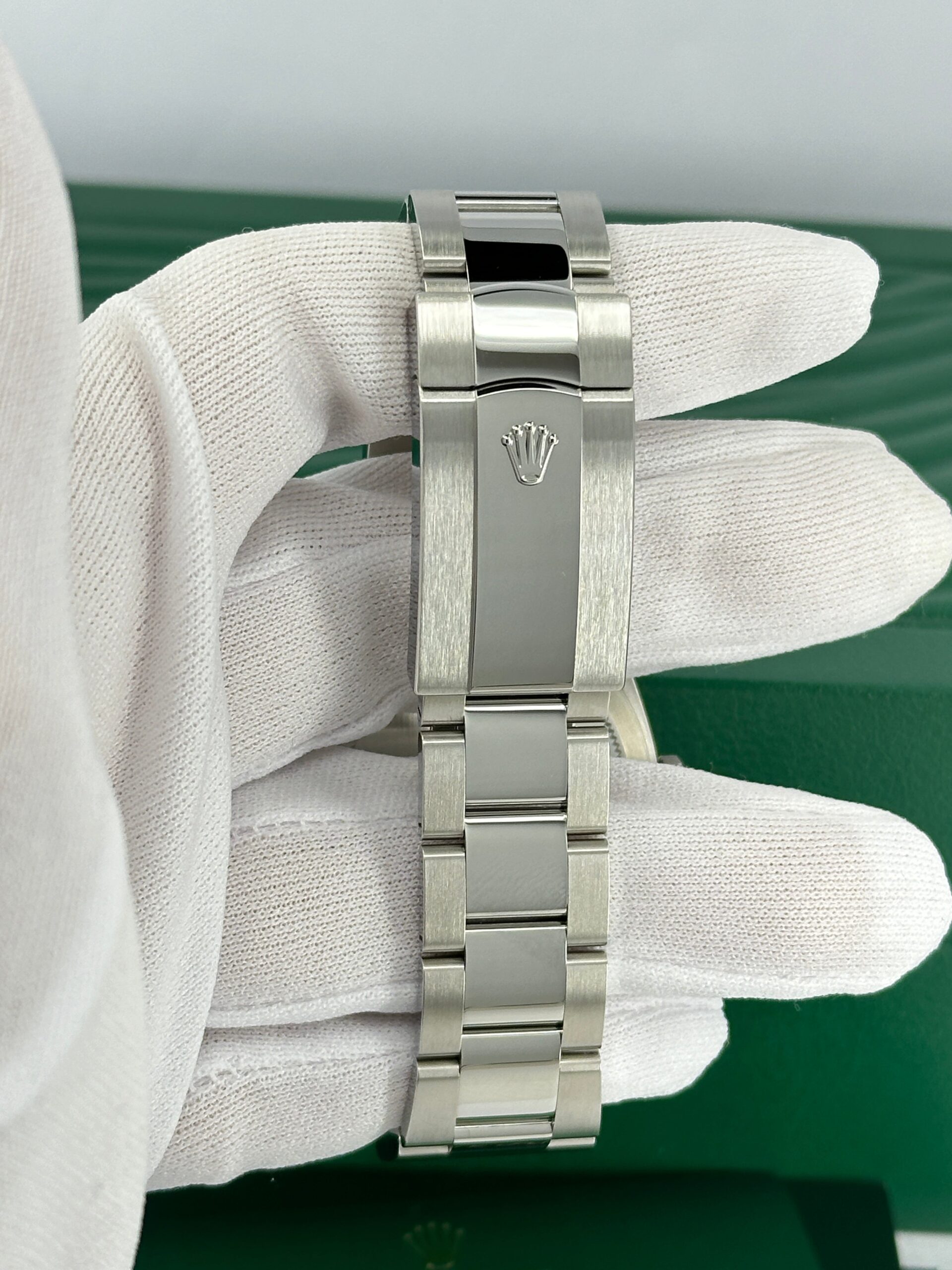 Rolex Sky-Dweller, 42mm, Oystersteel and 18k White Gold, Blue, Oyster, Ref# 336934-0005 - Image 39