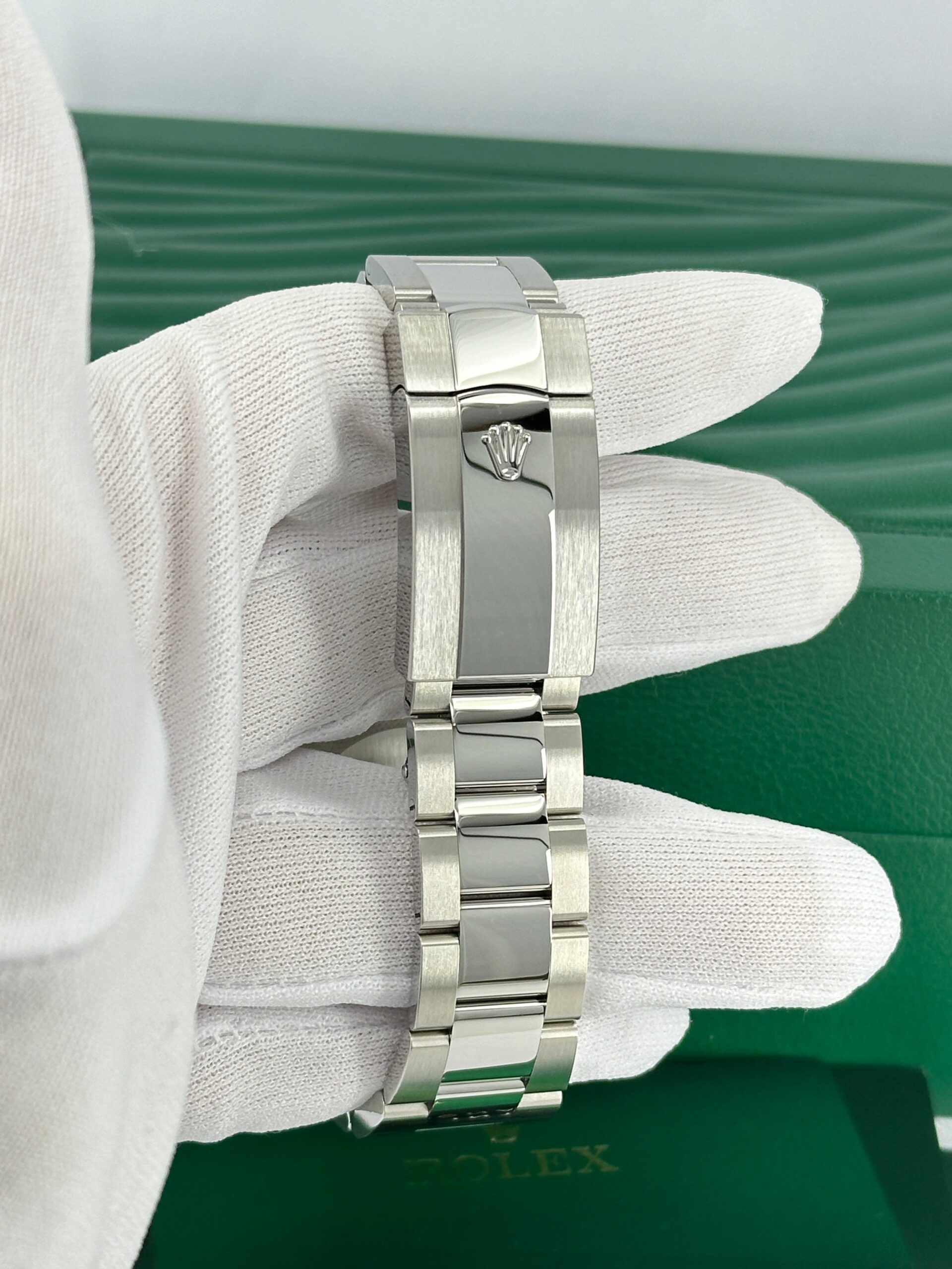 Rolex Sky-Dweller, 42mm, Oystersteel and 18k White Gold, Blue, Oyster, Ref# 336934-0005 - Image 40