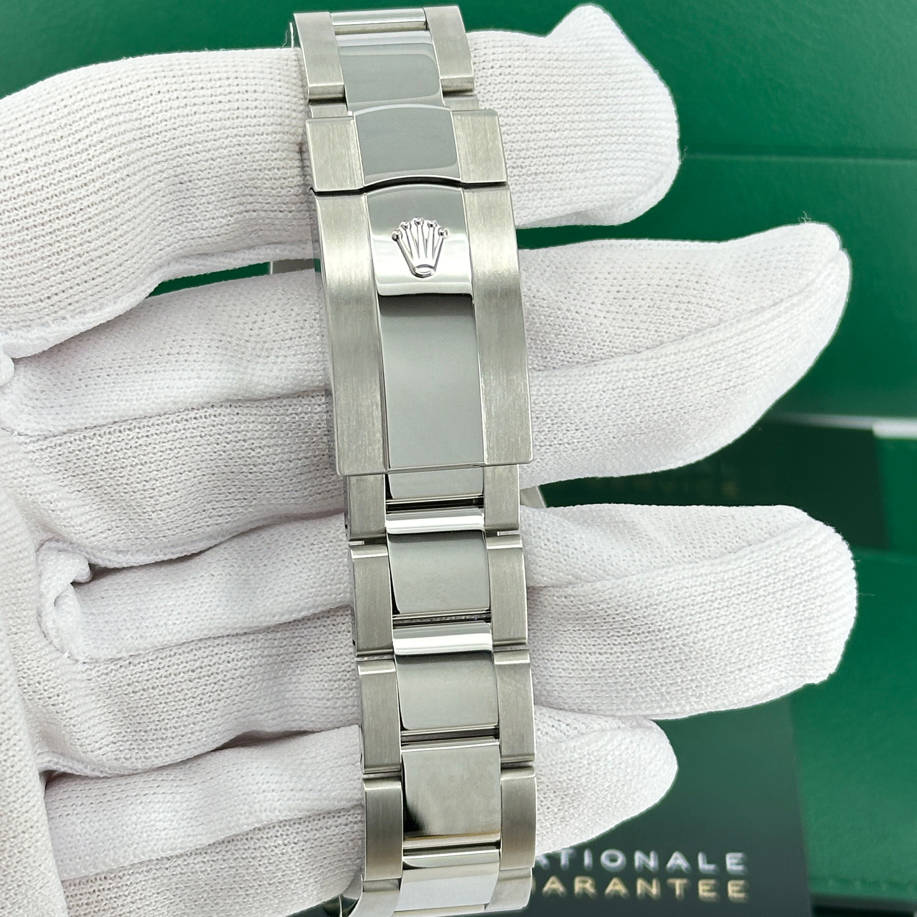 Rolex Datejust 41 Oystersteel Ref# 126300-0003 - Image 14