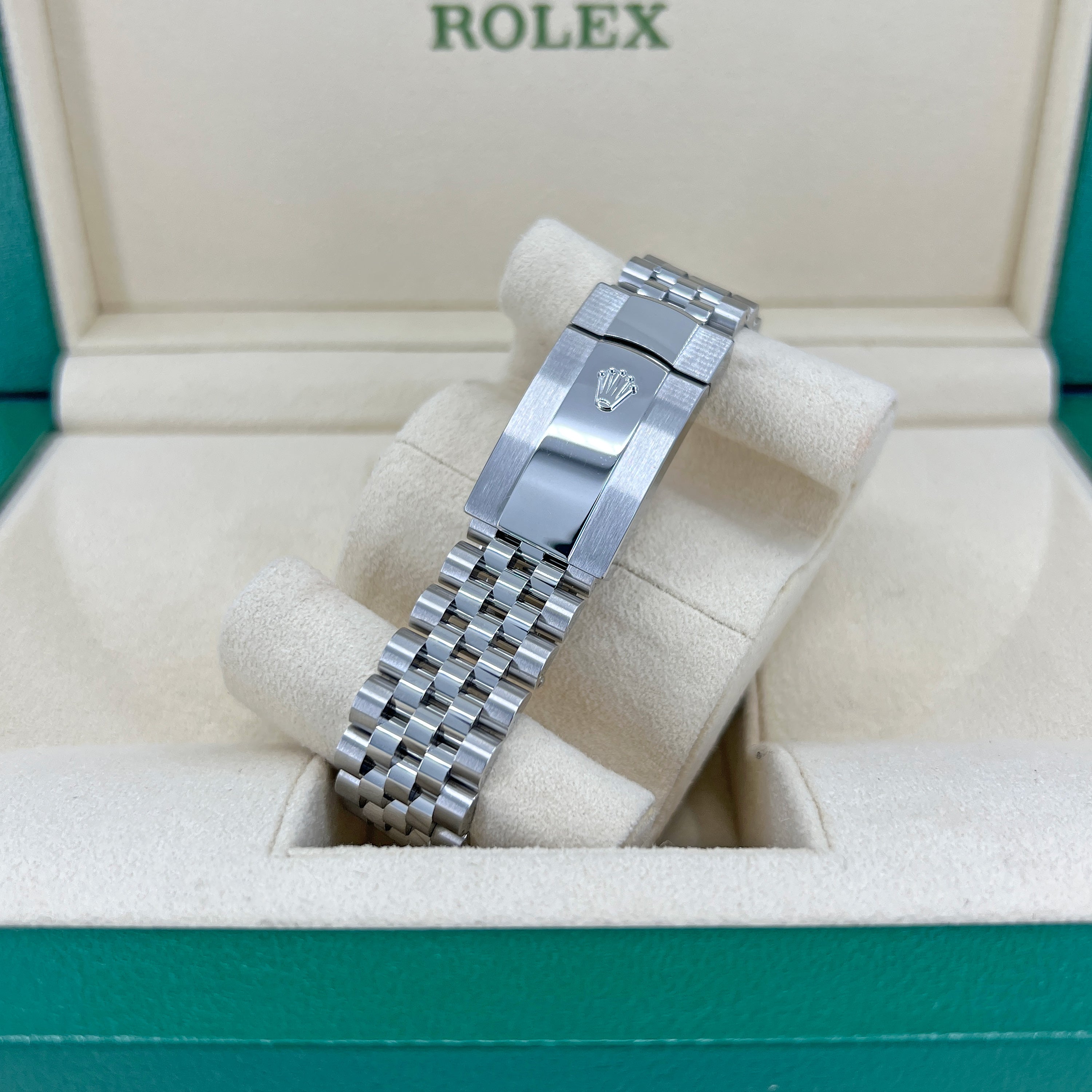 Rolex Datejust 41 Oystersteel and 18K White Gold 41 mm White Dial, Ref# 126334-0010 - Image 7