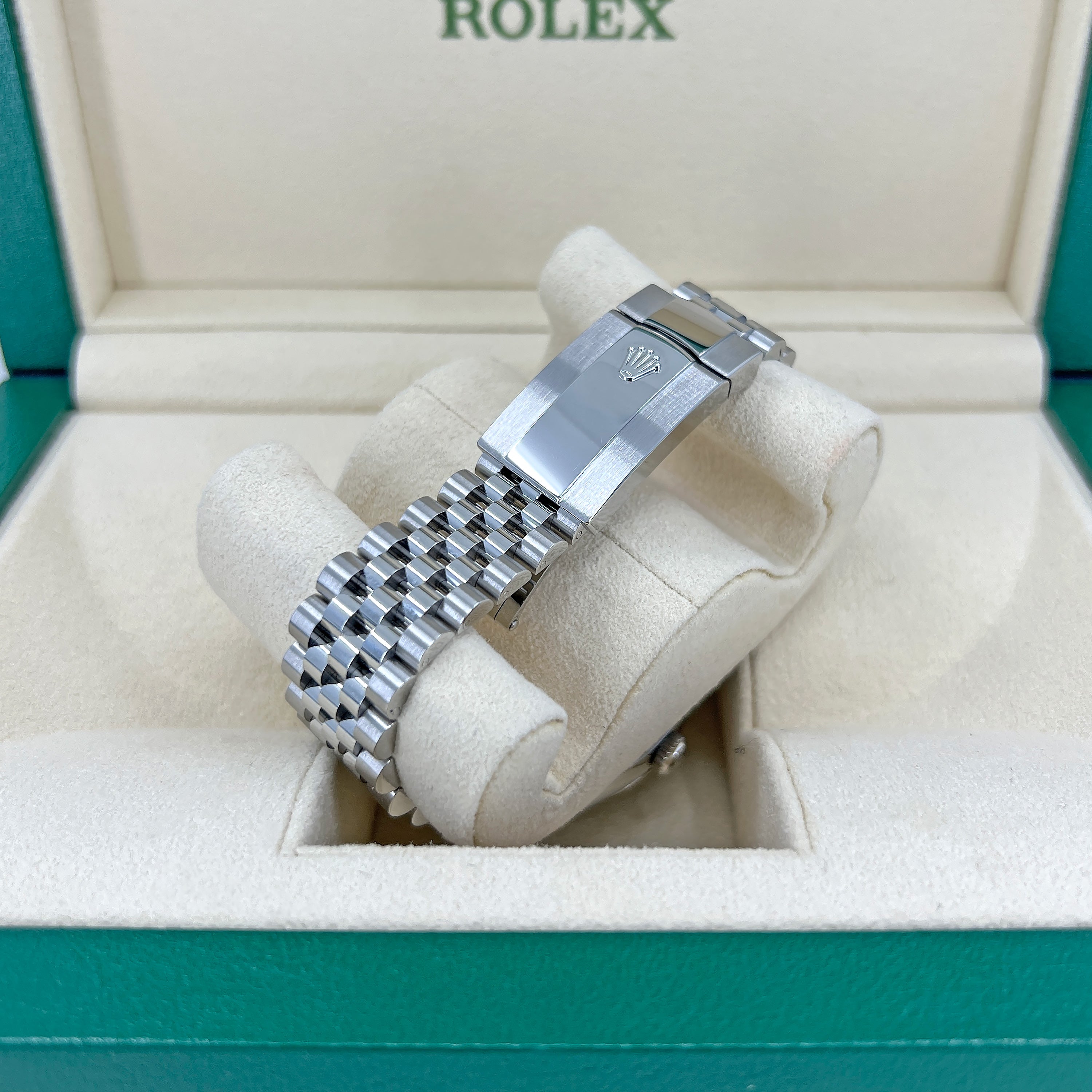 Rolex Datejust 41 Oystersteel and 18K White Gold 41 mm White Dial, Ref# 126334-0010 - Image 8