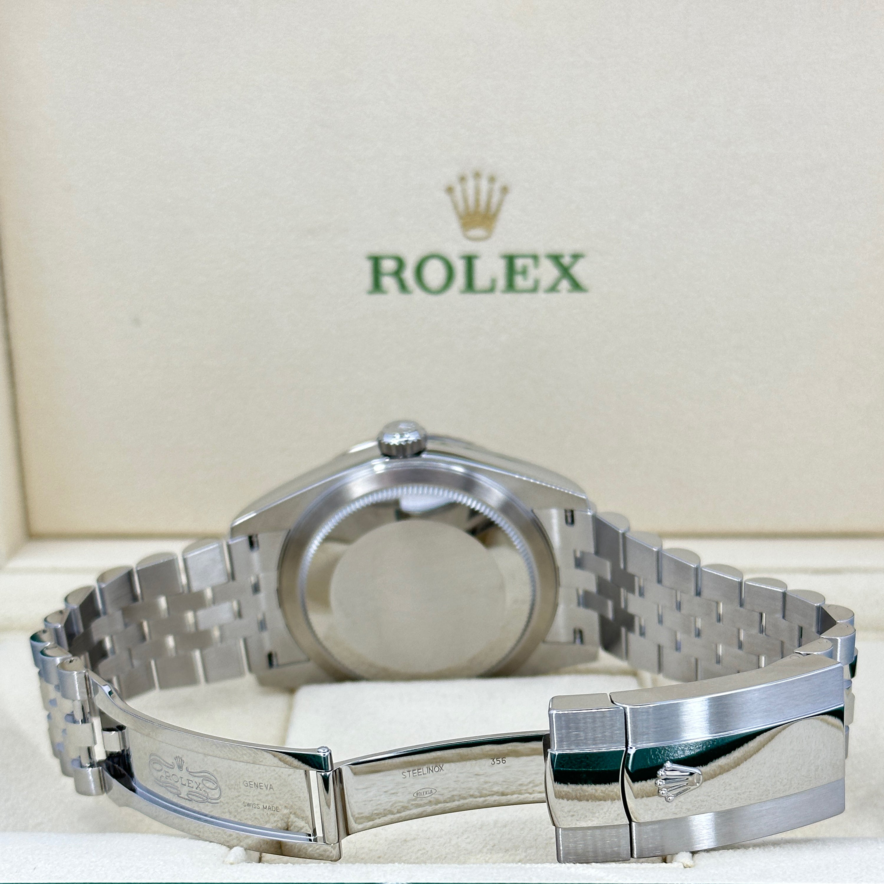 Rolex Sky-Dweller, 42mm, Oystersteel and 18k White Gold, Blue, Jubilee, Ref# 336934-0006 - Image 9