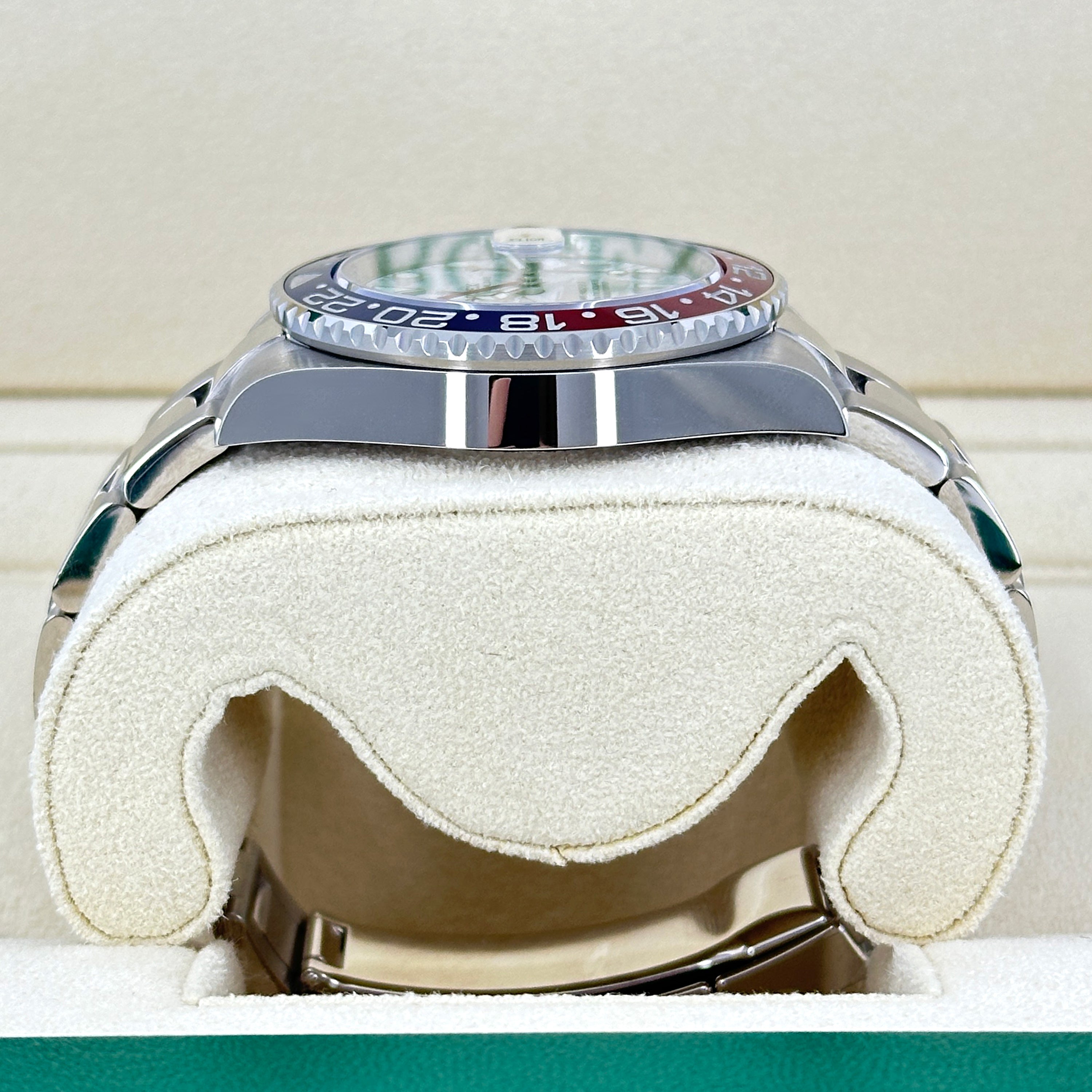 Rolex GMT-Master II 18 ct white gold Ref# 126719BLRO-0002 - Image 4