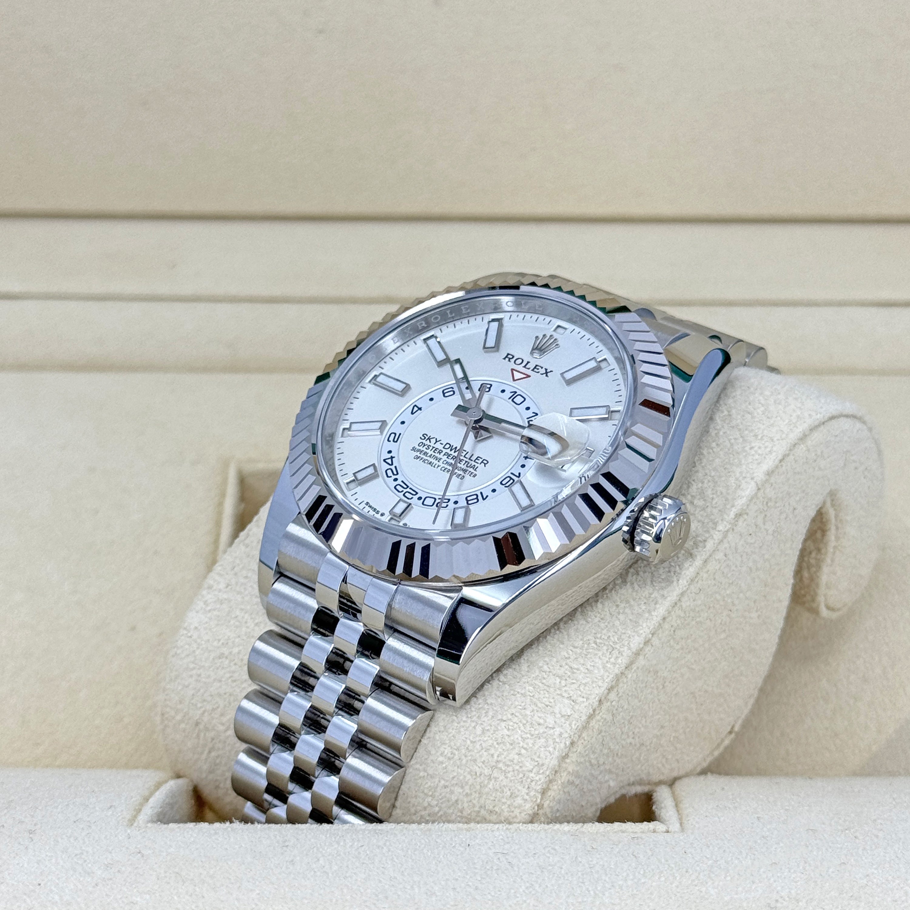 Rolex Sky-Dweller, 42mm, Oystersteel and 18k White Gold, White, Jubilee, Ref# 336934-0004 - Image 6