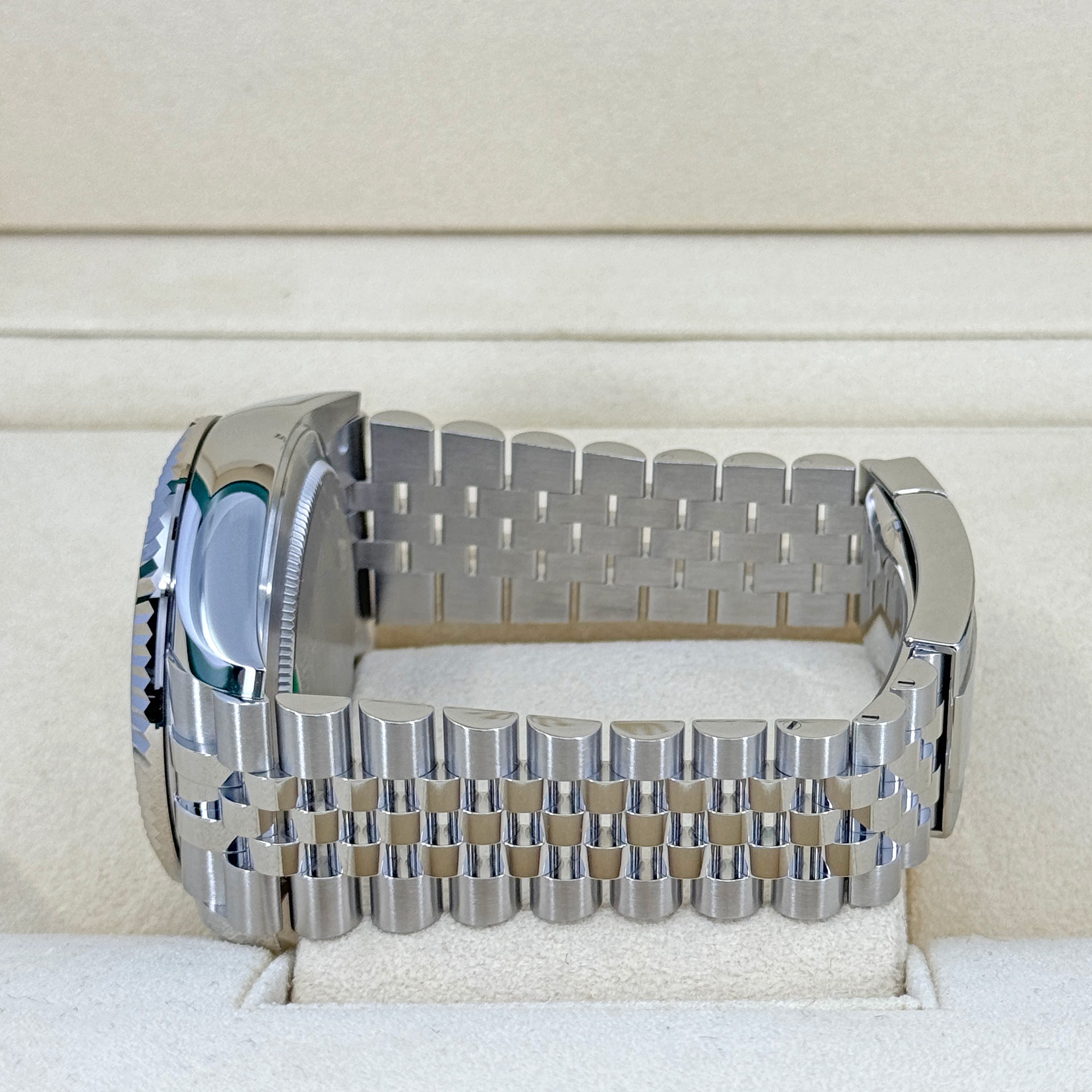 Rolex Sky-Dweller, 42mm, Oystersteel and 18k White Gold, White, Jubilee, Ref# 336934-0004 - Image 11