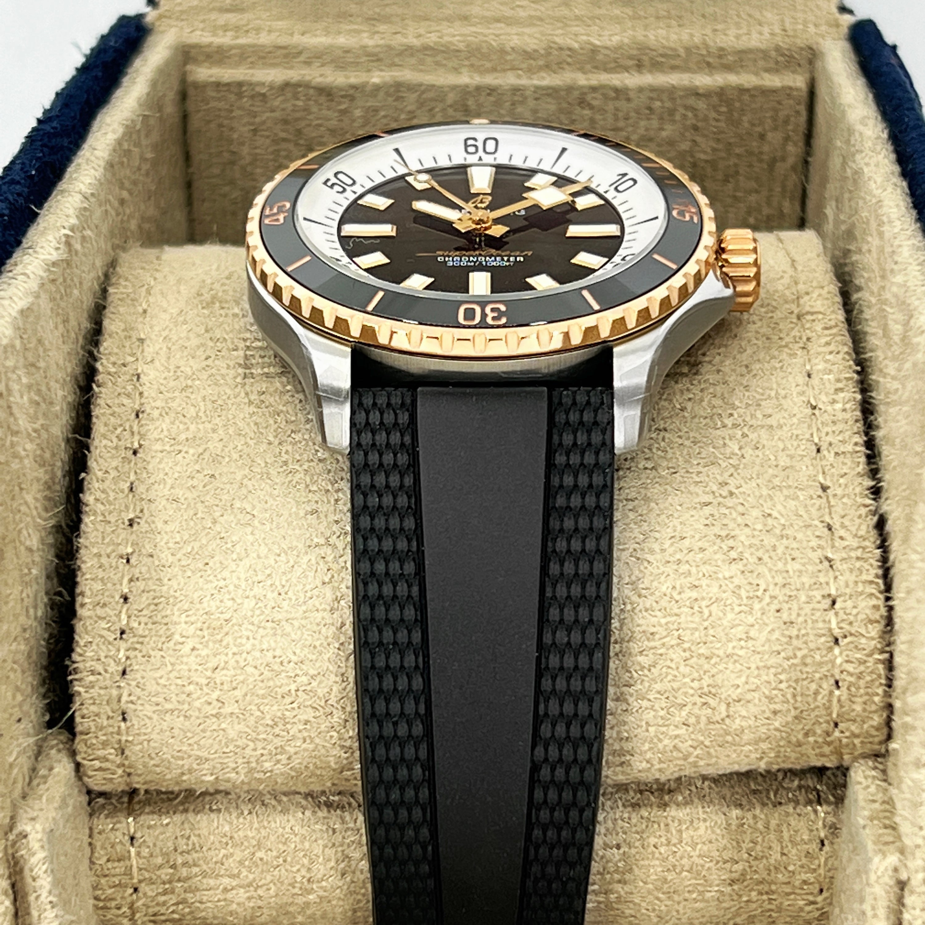 Breitling Superocean Automatic 42, Stainless Steel and 18k Red Gold, 42mm, Ref# U17375211B1S1 - Image 6