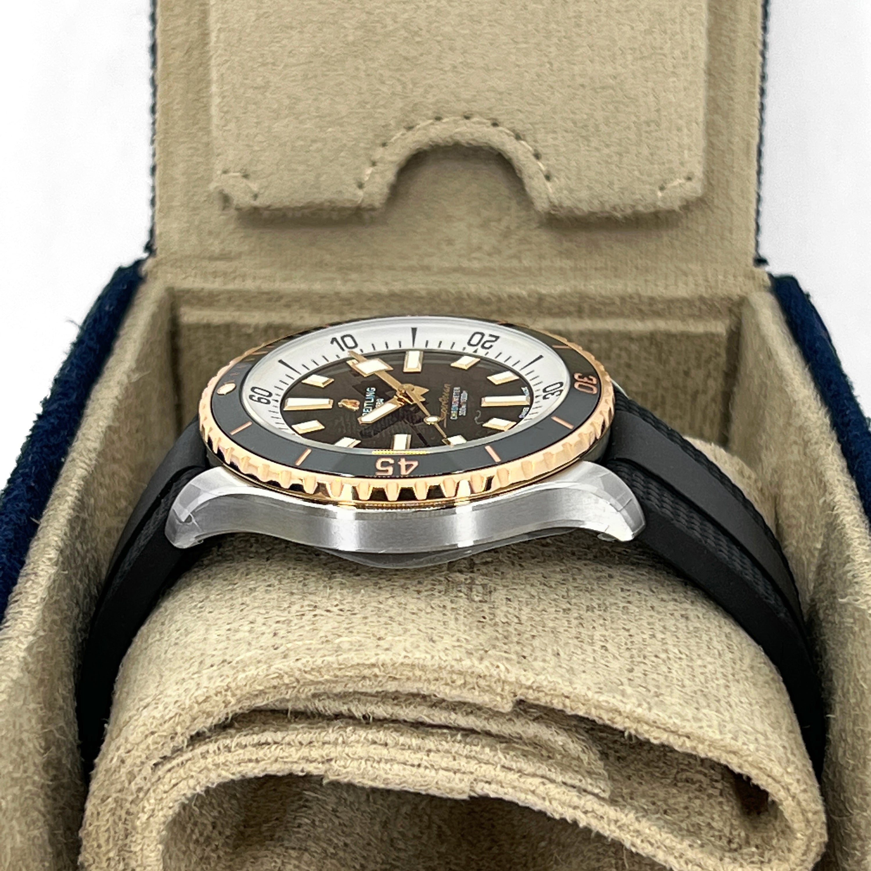 Breitling Superocean Automatic 42, Stainless Steel and 18k Red Gold, 42mm, Ref# U17375211B1S1 - Image 5