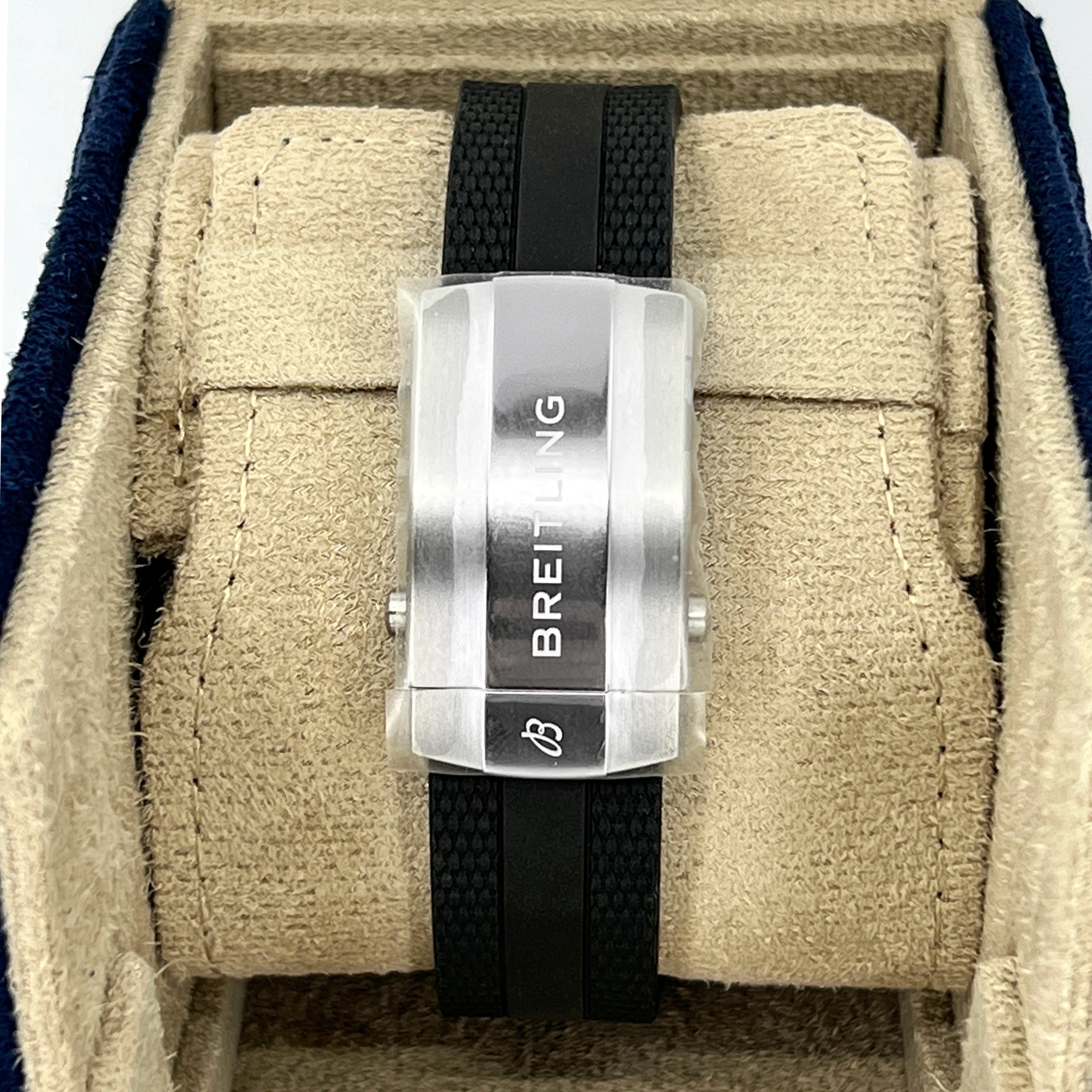 Breitling Superocean Automatic 42, Stainless Steel and 18k Red Gold, 42mm, Ref# U17375211B1S1 - Image 12