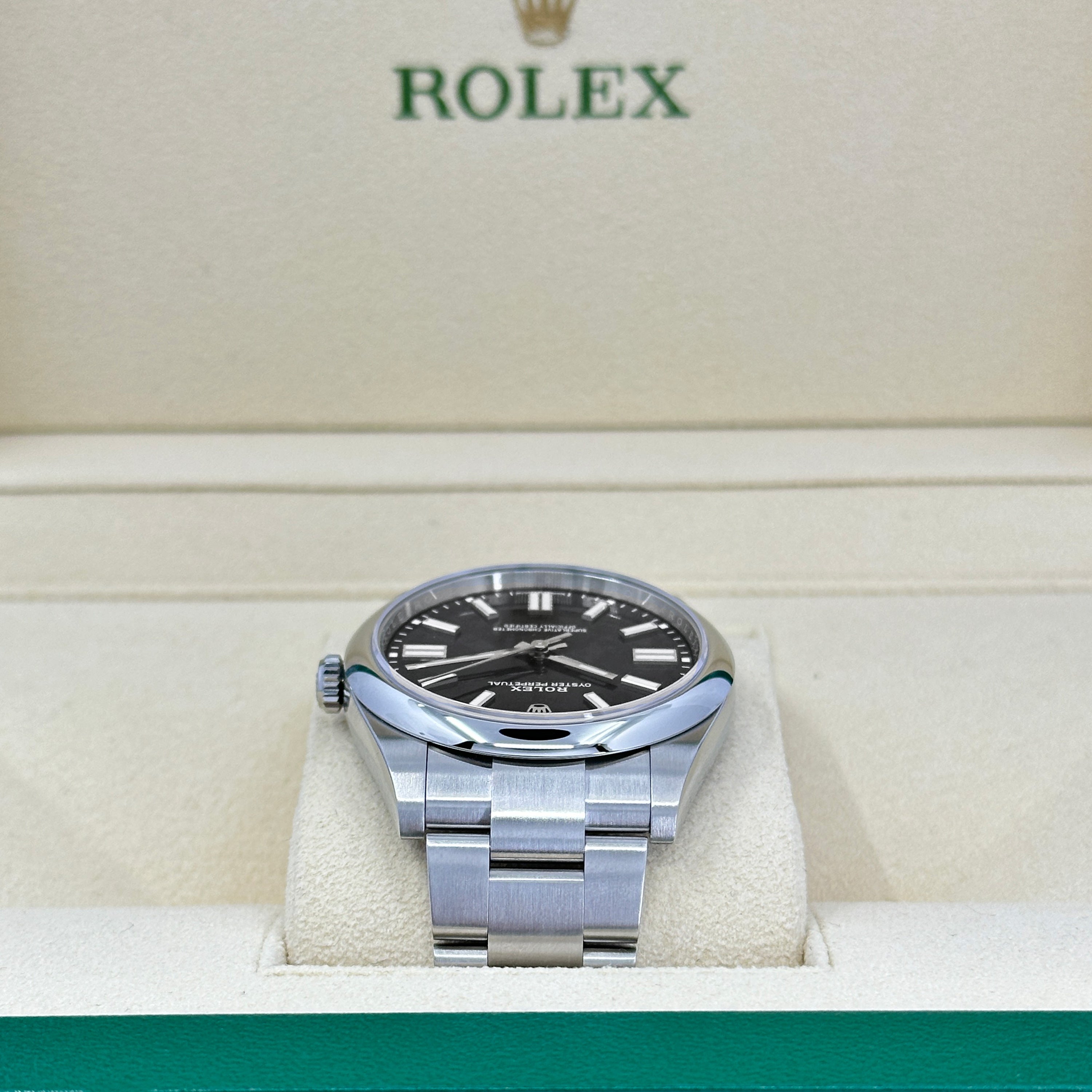 Rolex Oyster Perpetual No Date, Oysterteel, 41mm, Ref# 124300-0002 - Image 4