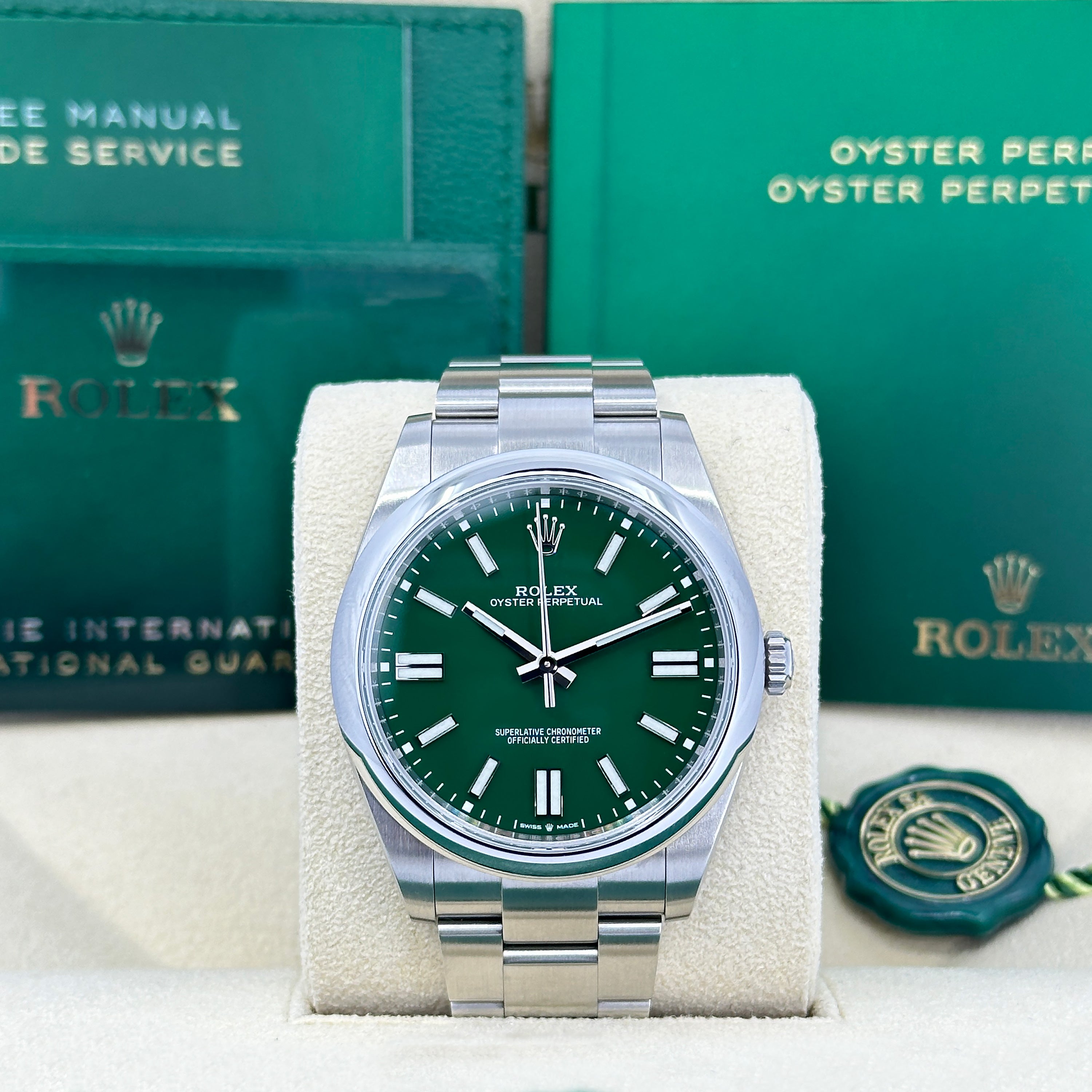 Rolex Oyster Perpetual 41 No Date, Oystersteel, 41mm, Oyster, Ref# 124300-0005 - Image 2