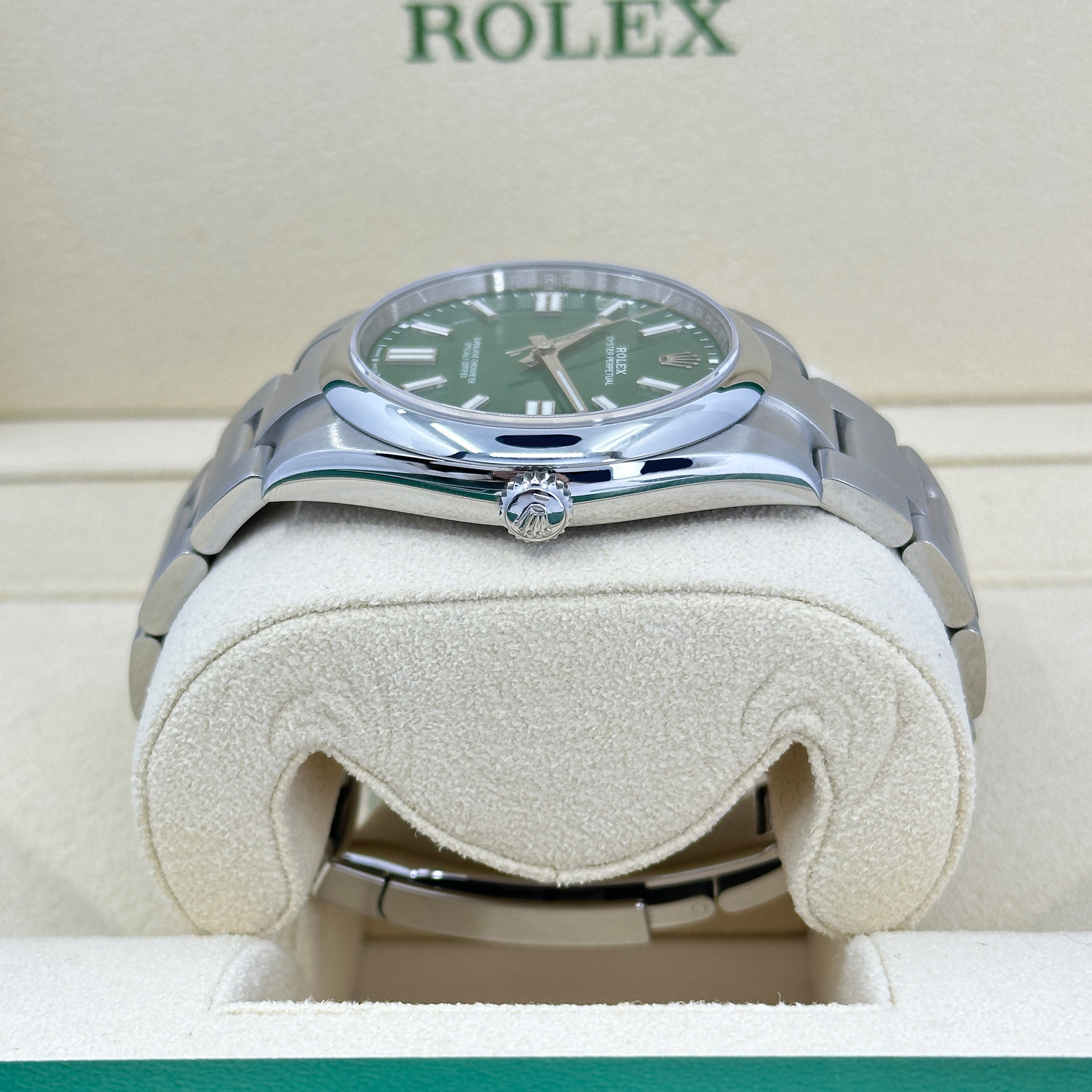 Rolex Oyster Perpetual 41 No Date, Oystersteel, 41mm, Oyster, Ref# 124300-0005 - Image 5