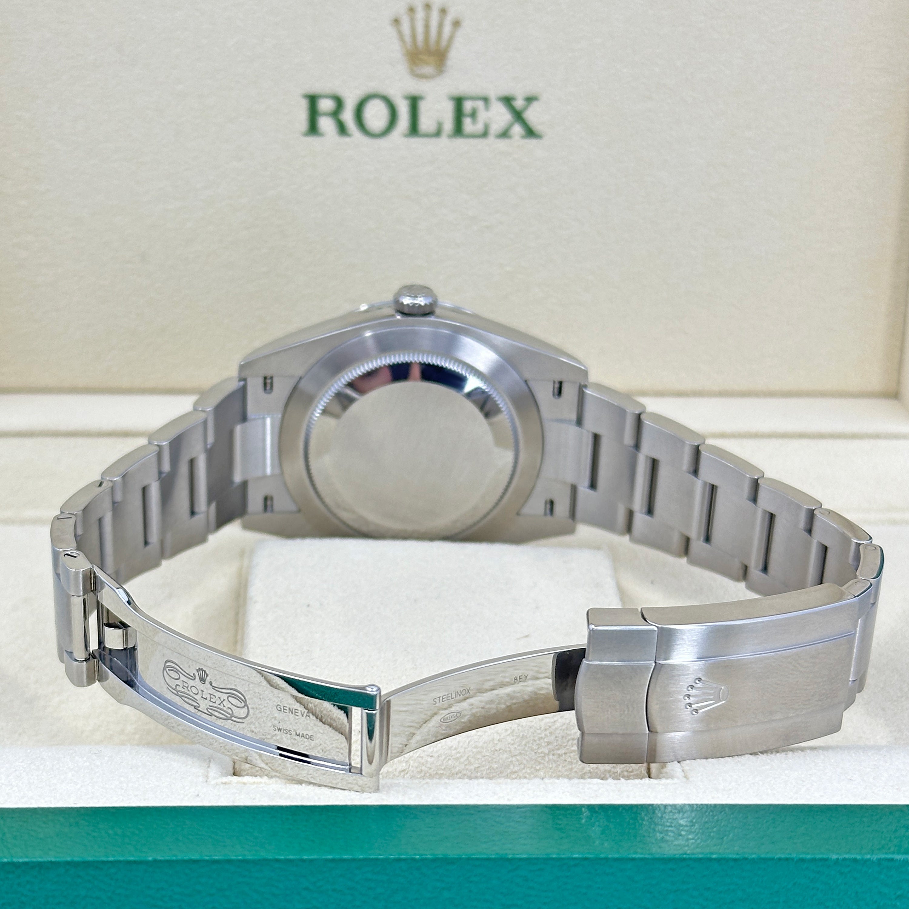 Rolex Oyster Perpetual 41 No Date, Oystersteel, 41mm, Oyster, Ref# 124300-0005 - Image 9