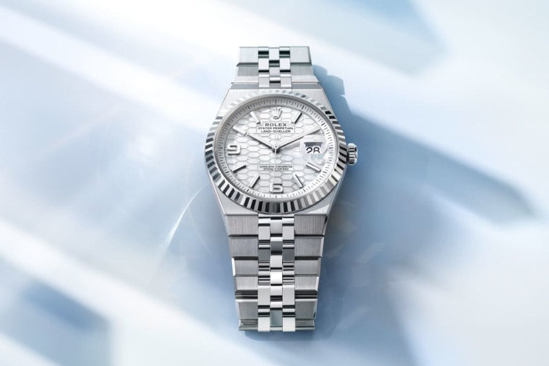 Unworn 2025, Rolex Land-Dweller 40, Oystersteel and 18k White Gold, Intense white dial, Fluted Flat Jubilee, Ref# 127334-0001, box and papers - Image 7