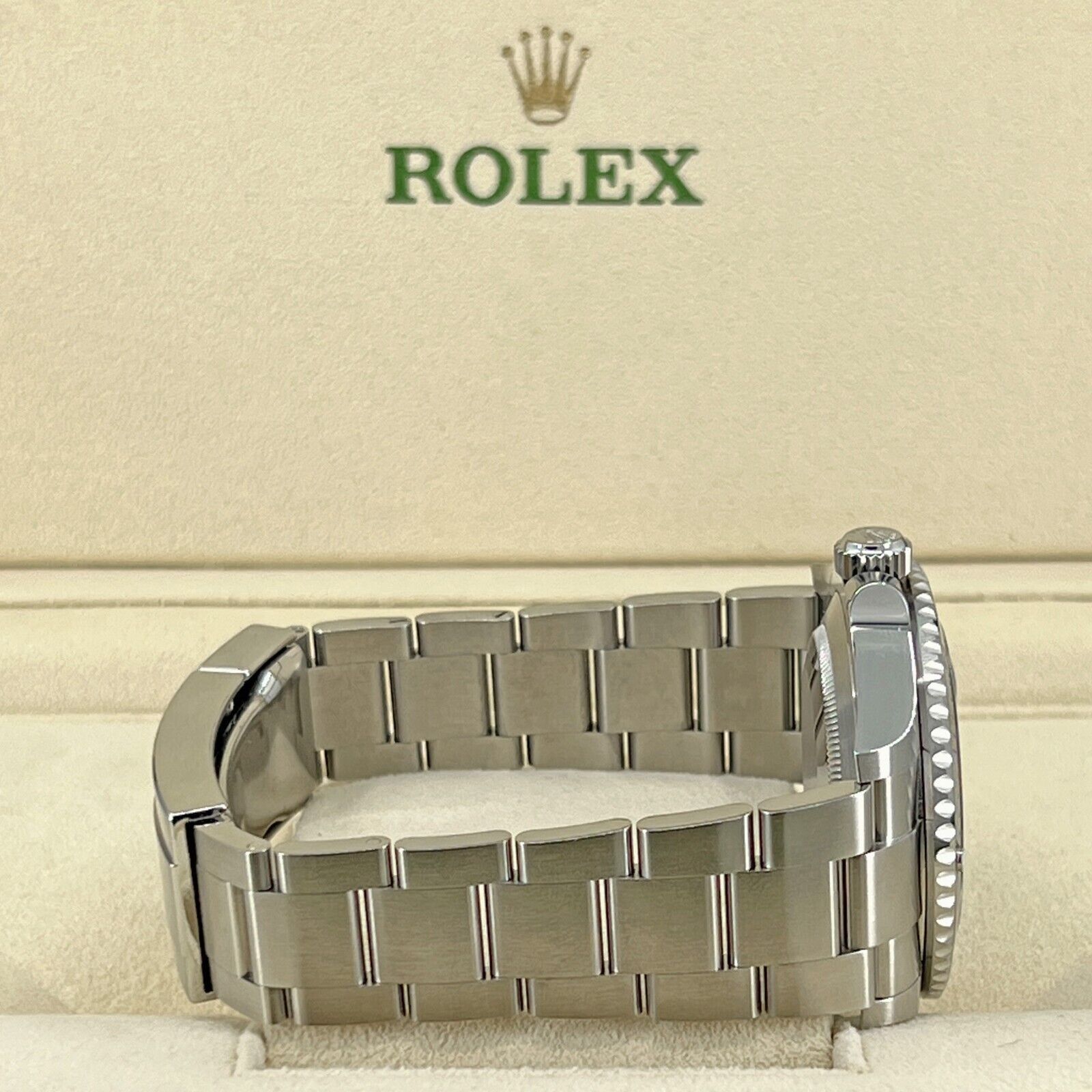 Rolex, Submariner Date 41, Stainless Steel, Black Ceramic, Black dial, 41mm, Oyster, Ref# 126610ln-0001 - Image 9