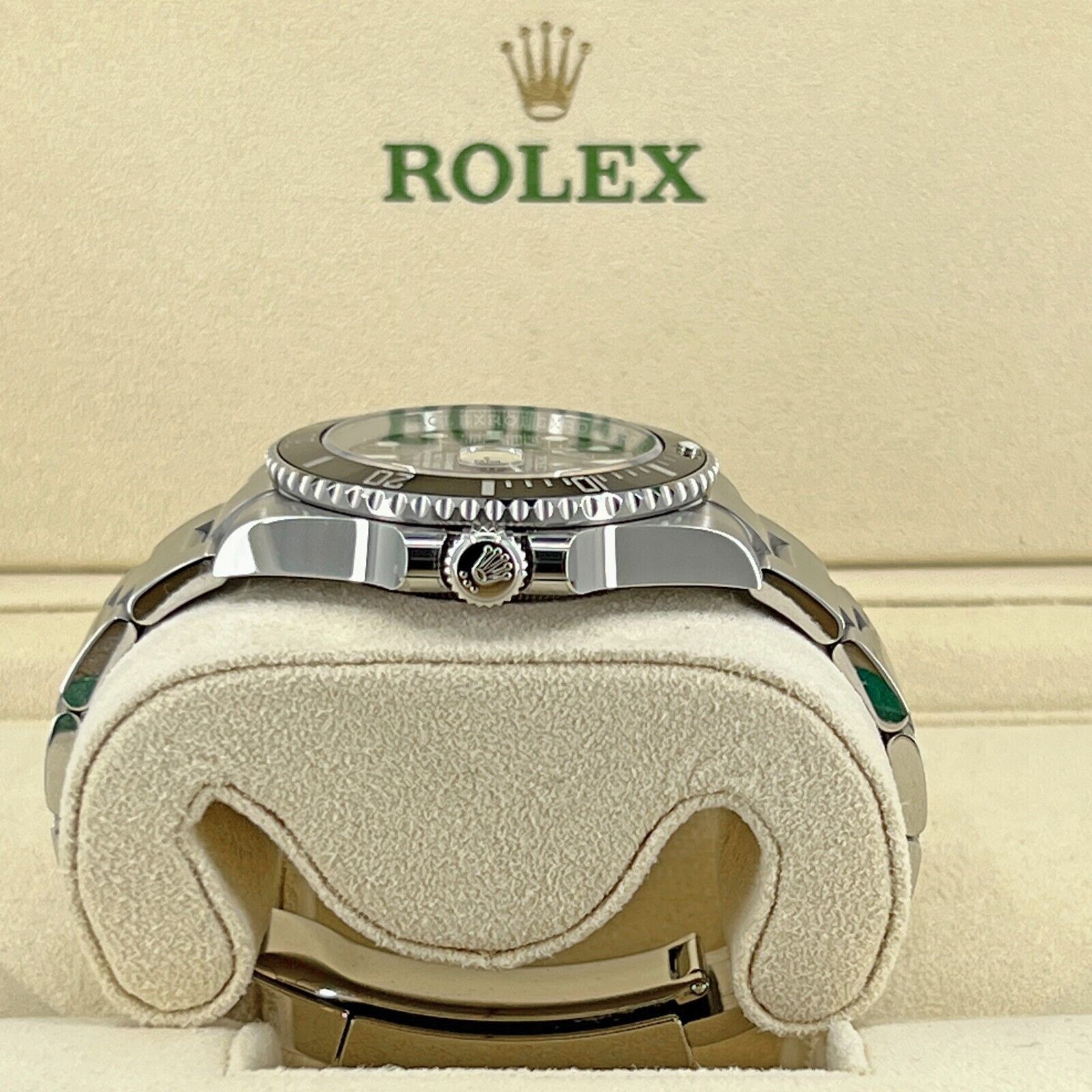 Rolex, Submariner Date 41, Stainless Steel, Black Ceramic, Black dial, 41mm, Oyster, Ref# 126610ln-0001 - Image 5