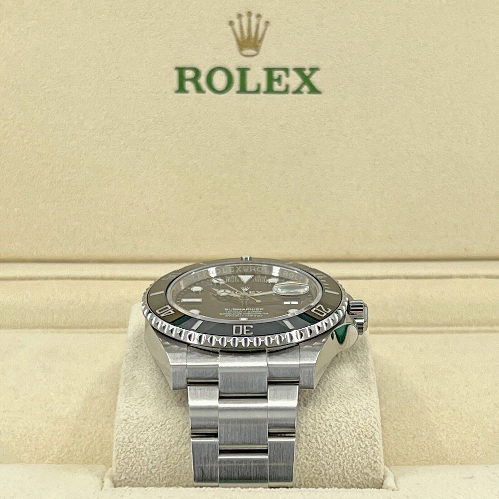 Rolex, Submariner Date 41, Stainless Steel, Black Ceramic, Black dial, 41mm, Oyster, Ref# 126610ln-0001 - Image 8