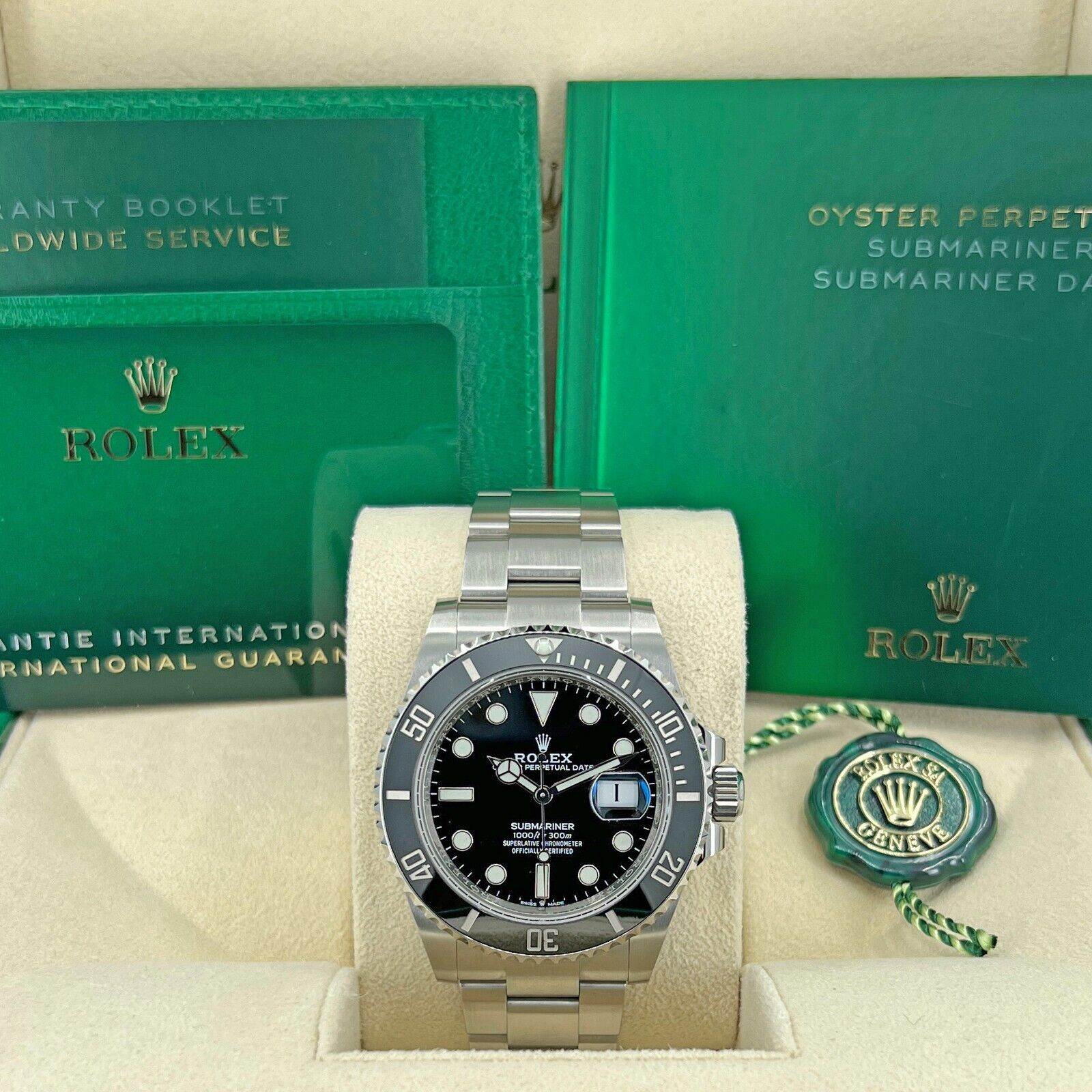 Rolex, Submariner Date 41, Stainless Steel, Black Ceramic, Black dial, 41mm, Oyster, Ref# 126610ln-0001 - Image 3