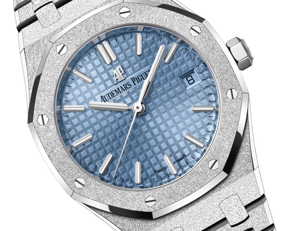 Audemars Piguet Royal Oak FROSTED GOLD SELFWINDING Ref# 77353BC.GG.1263BC.01 - Image 2